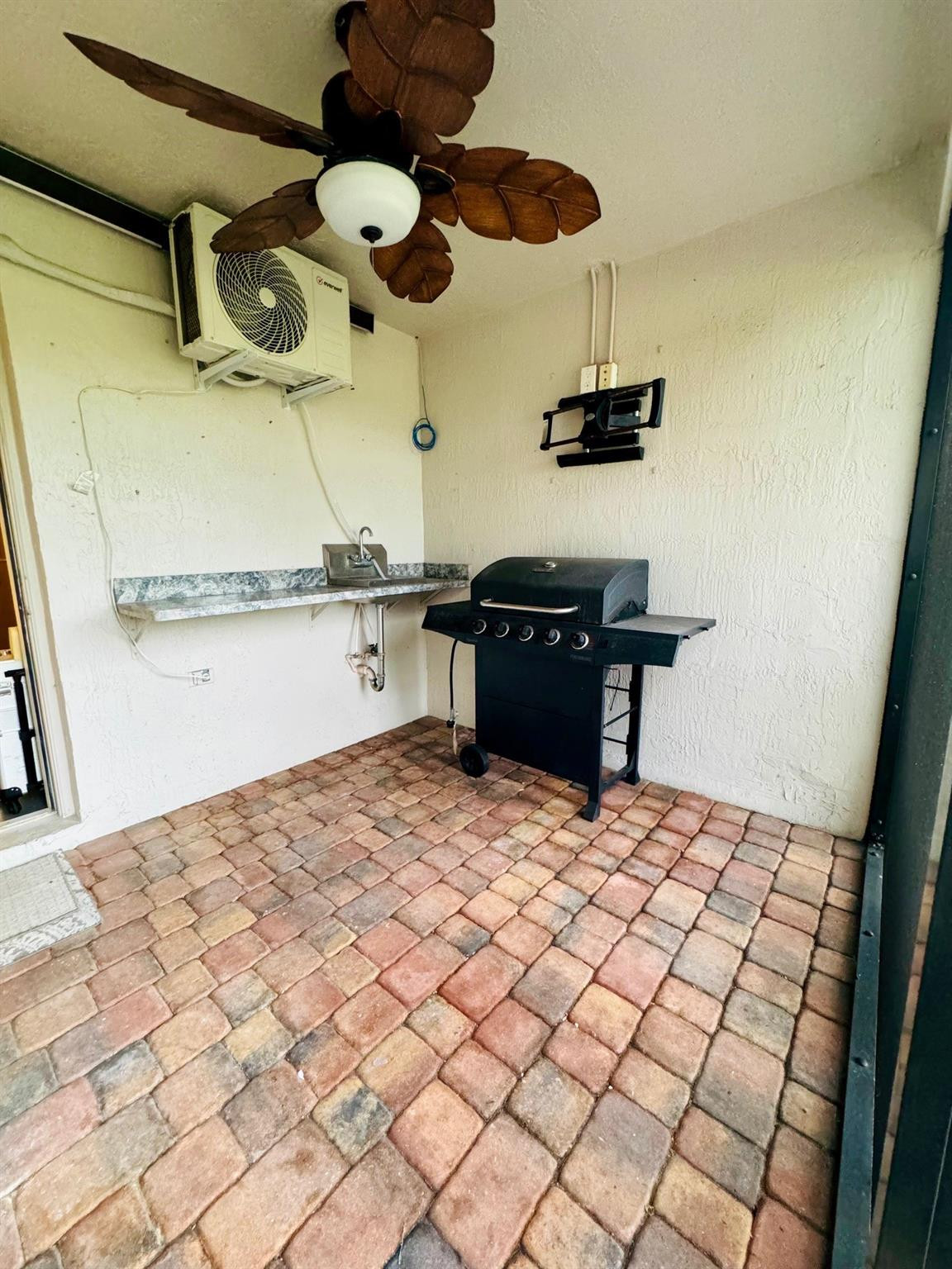 9571 Santa Rosa Drive 505