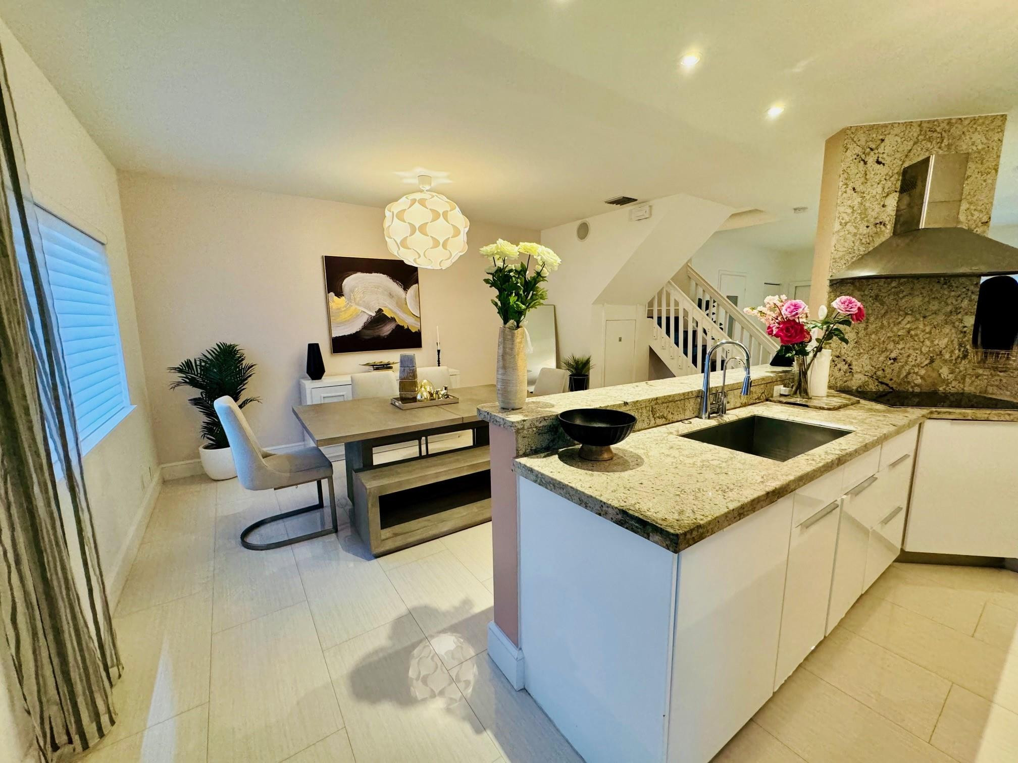 9571 Santa Rosa Drive 505