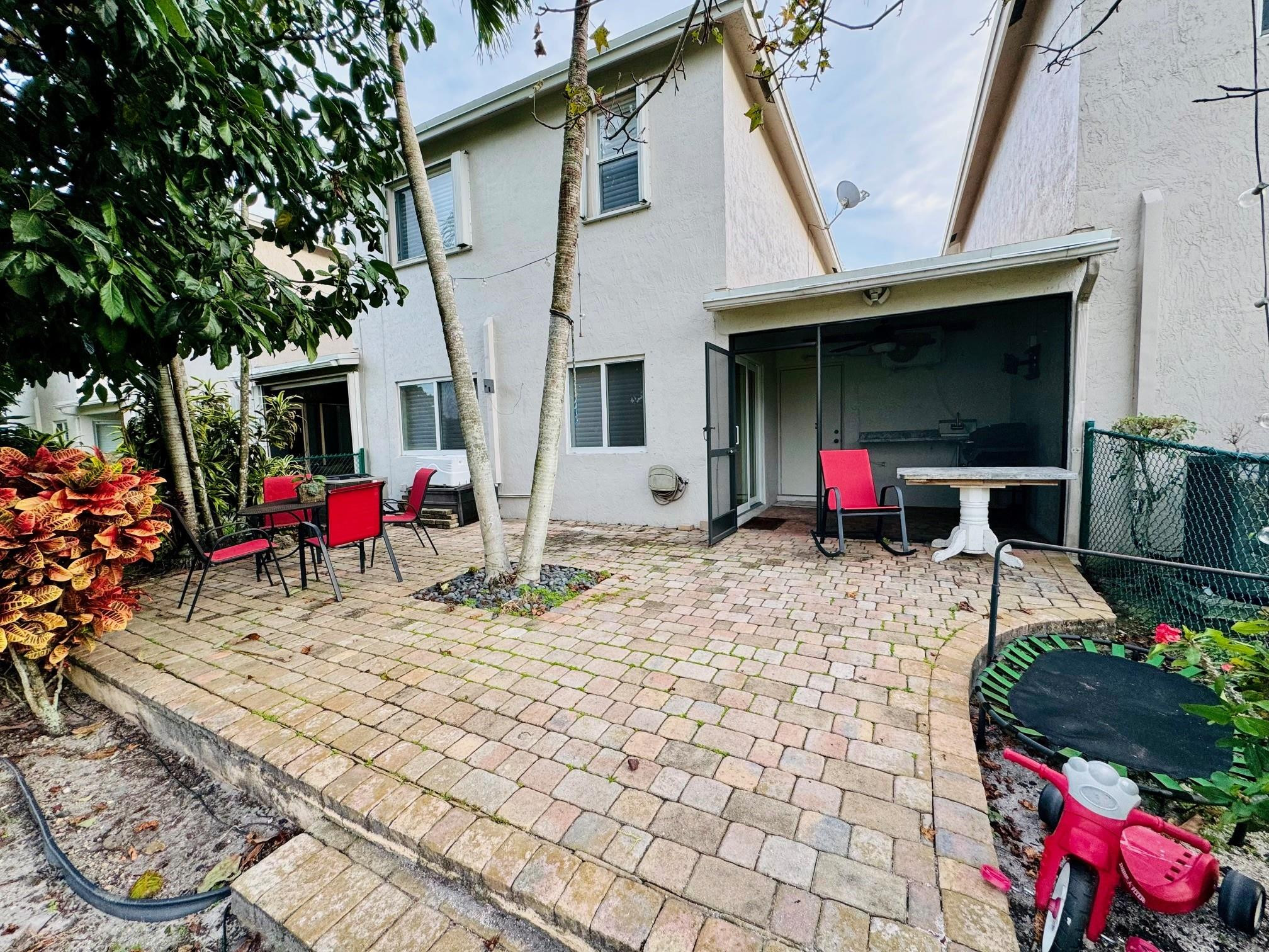 9571 Santa Rosa Drive 505