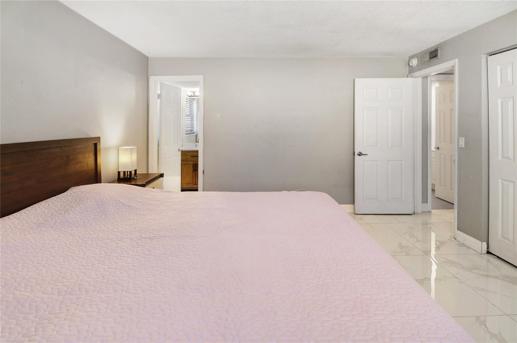 2715 NE 49th Street 101