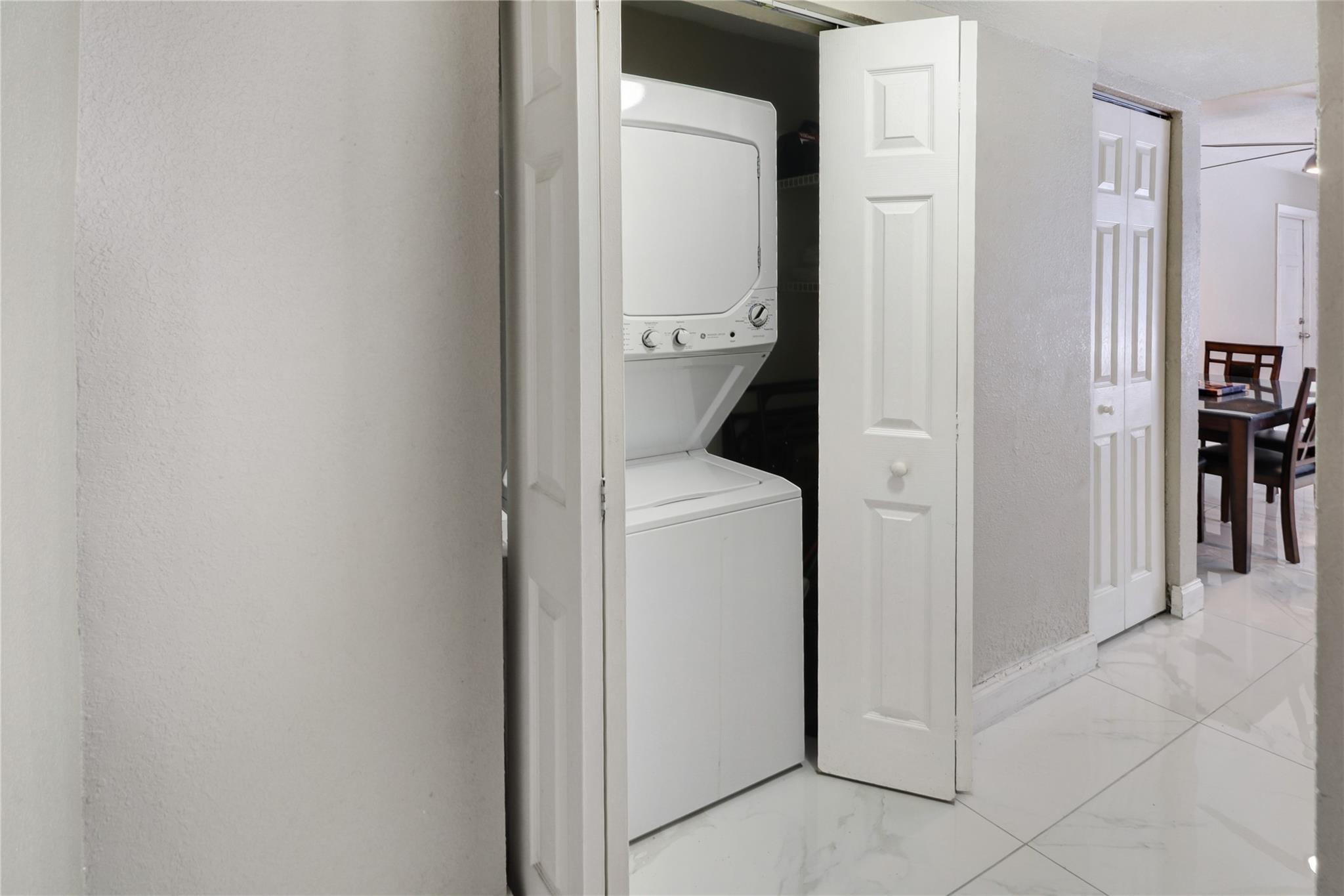 2715 NE 49th Street 101