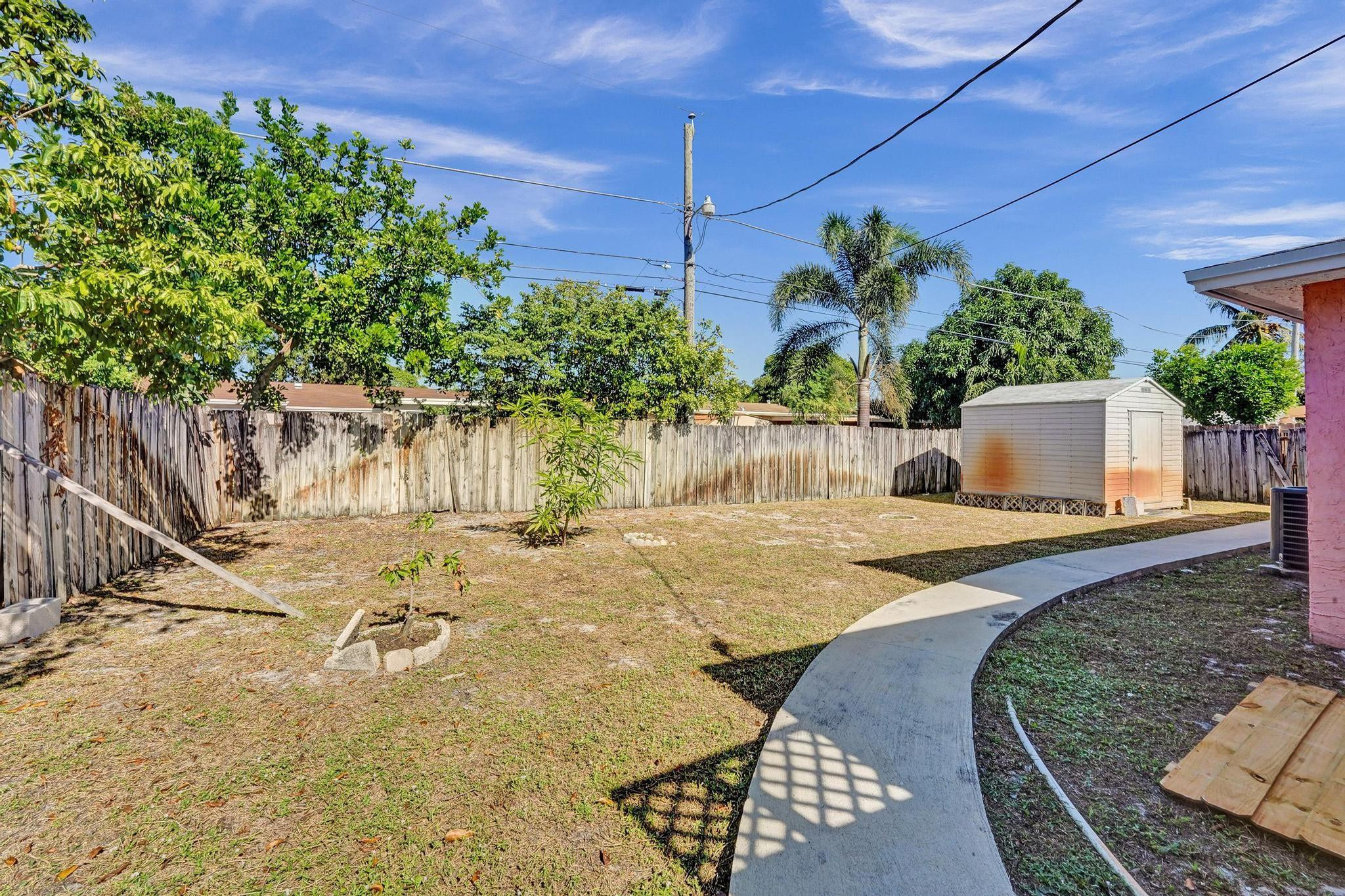 821 NE 52nd Street
