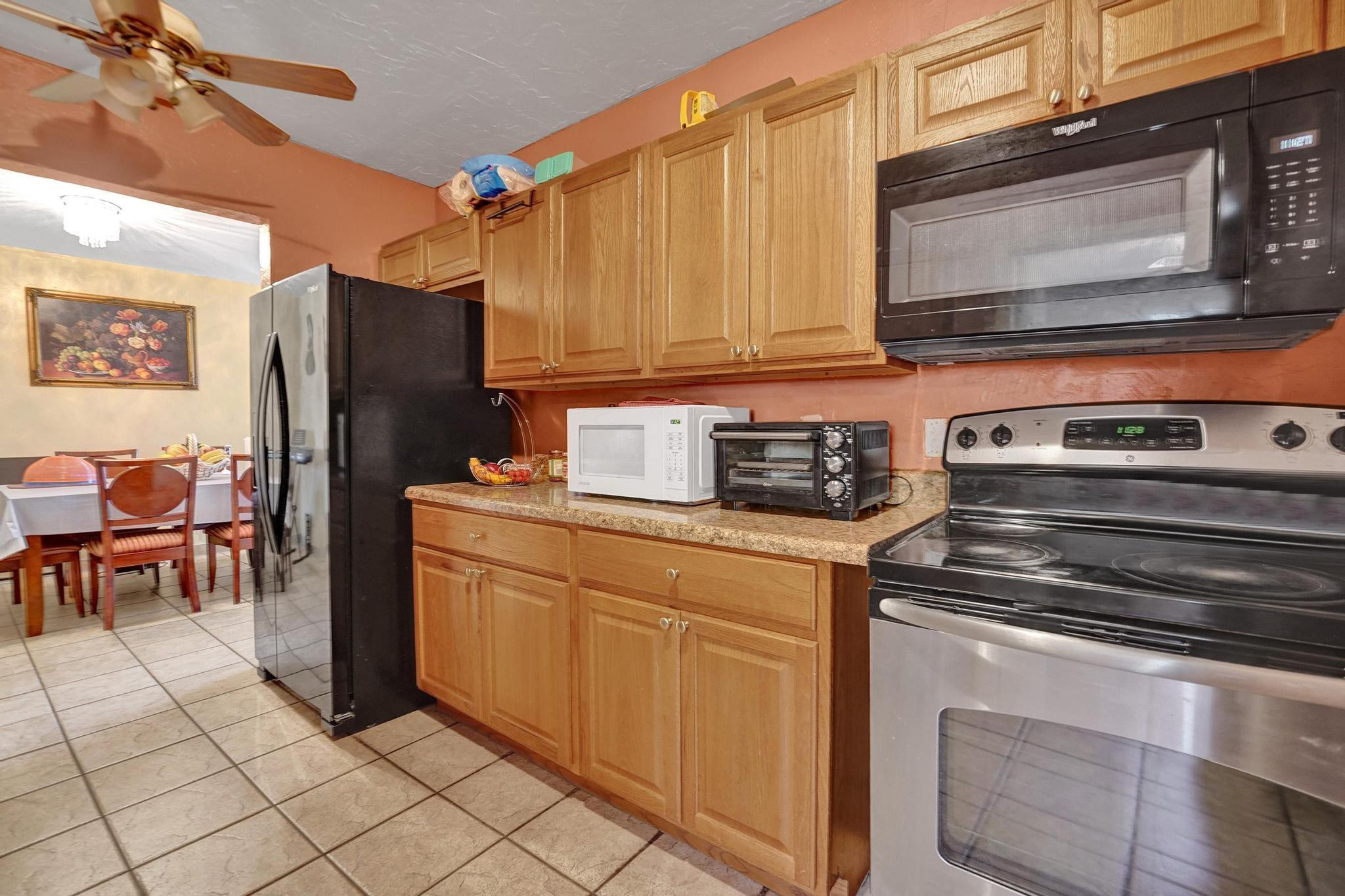 821 NE 52nd Street