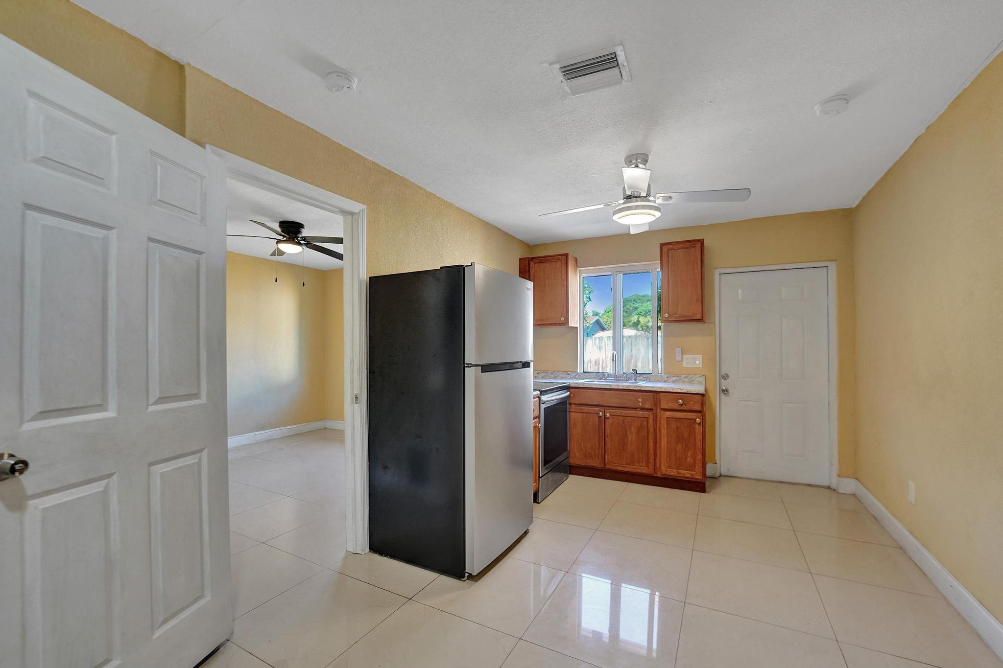821 NE 52nd Street