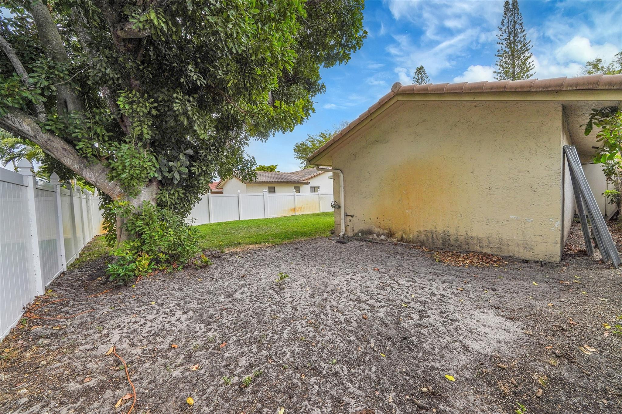 2708 NW 91st Avenue