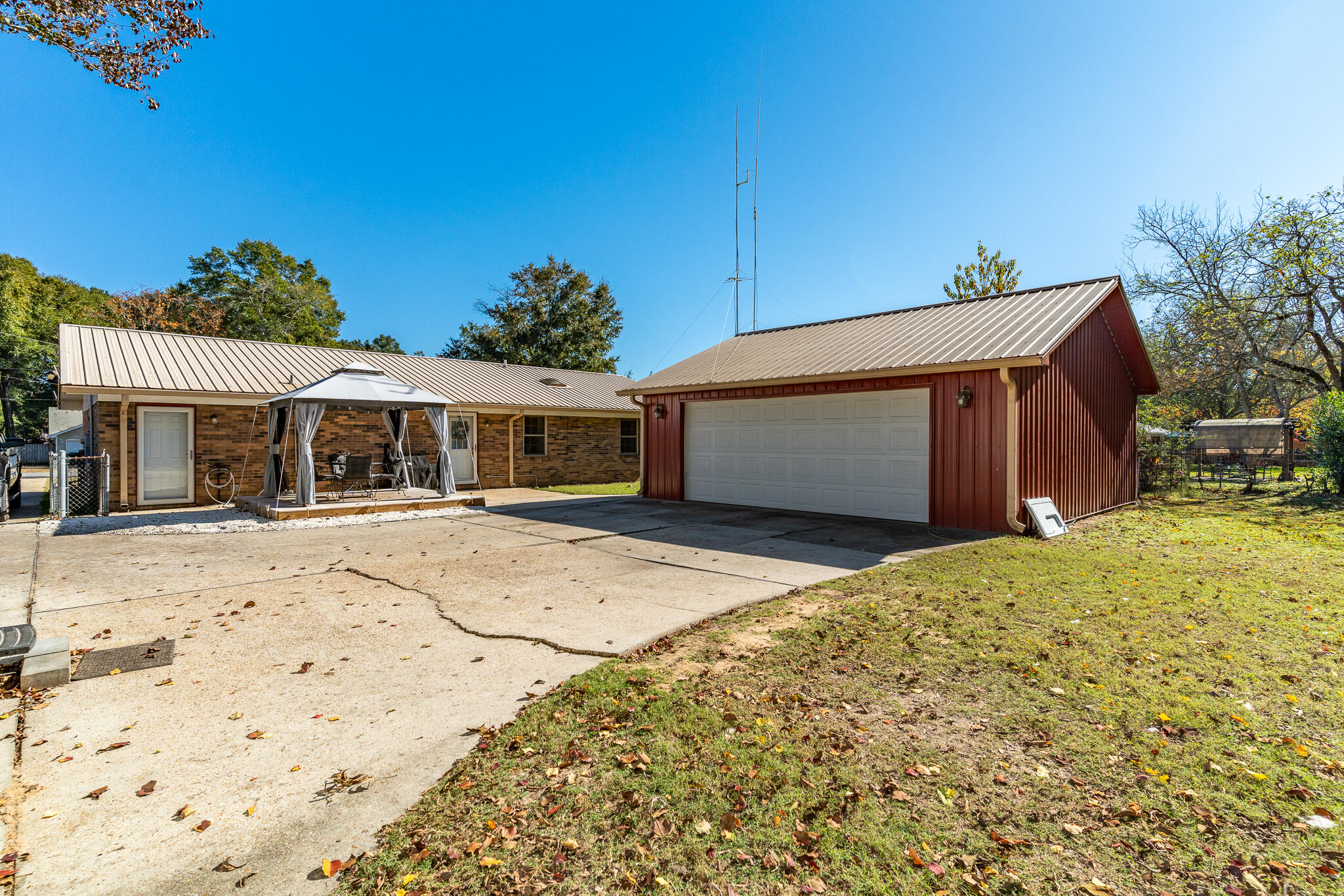 1211 Valley Rd Road