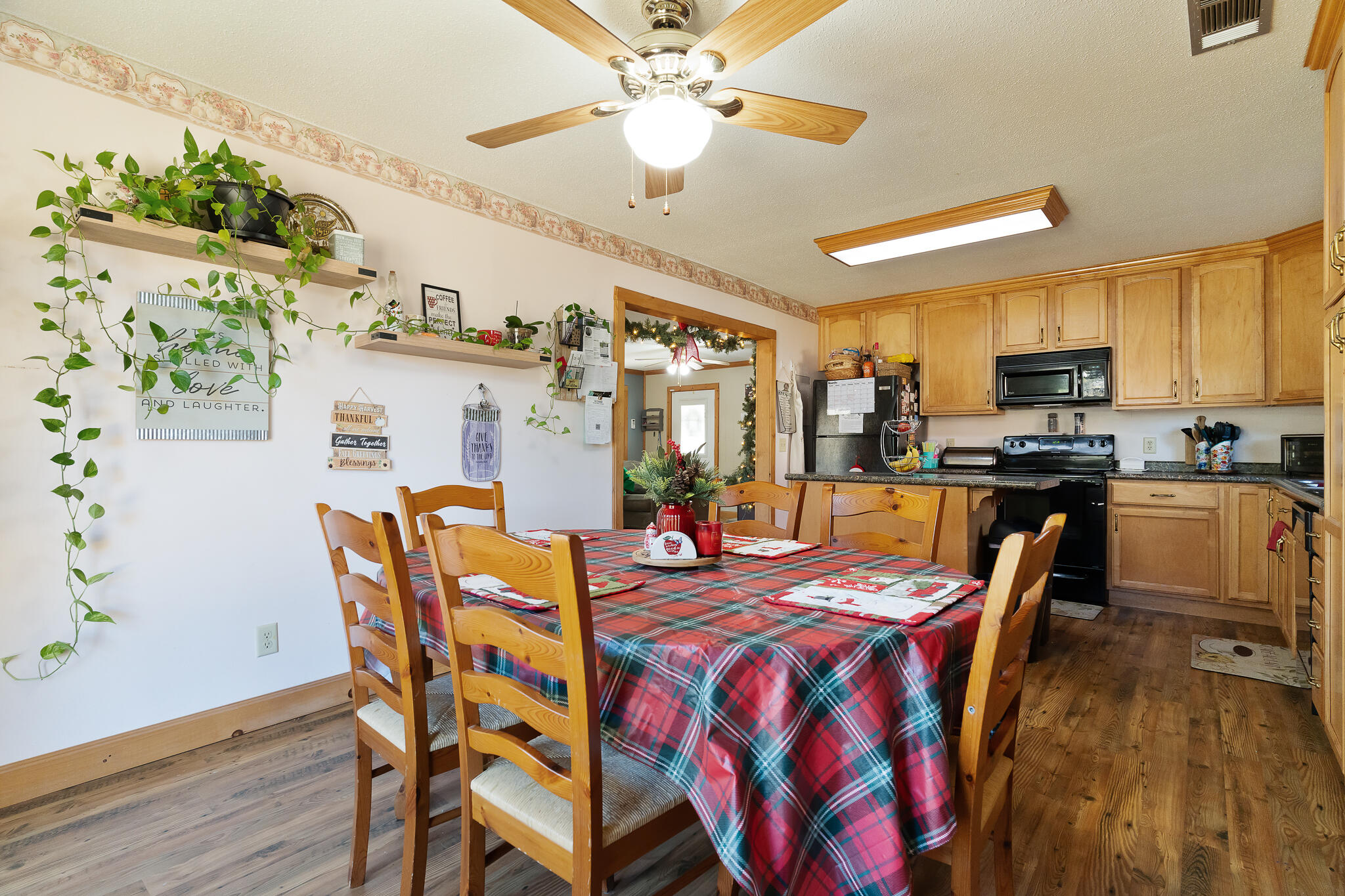 1211 Valley Rd Road