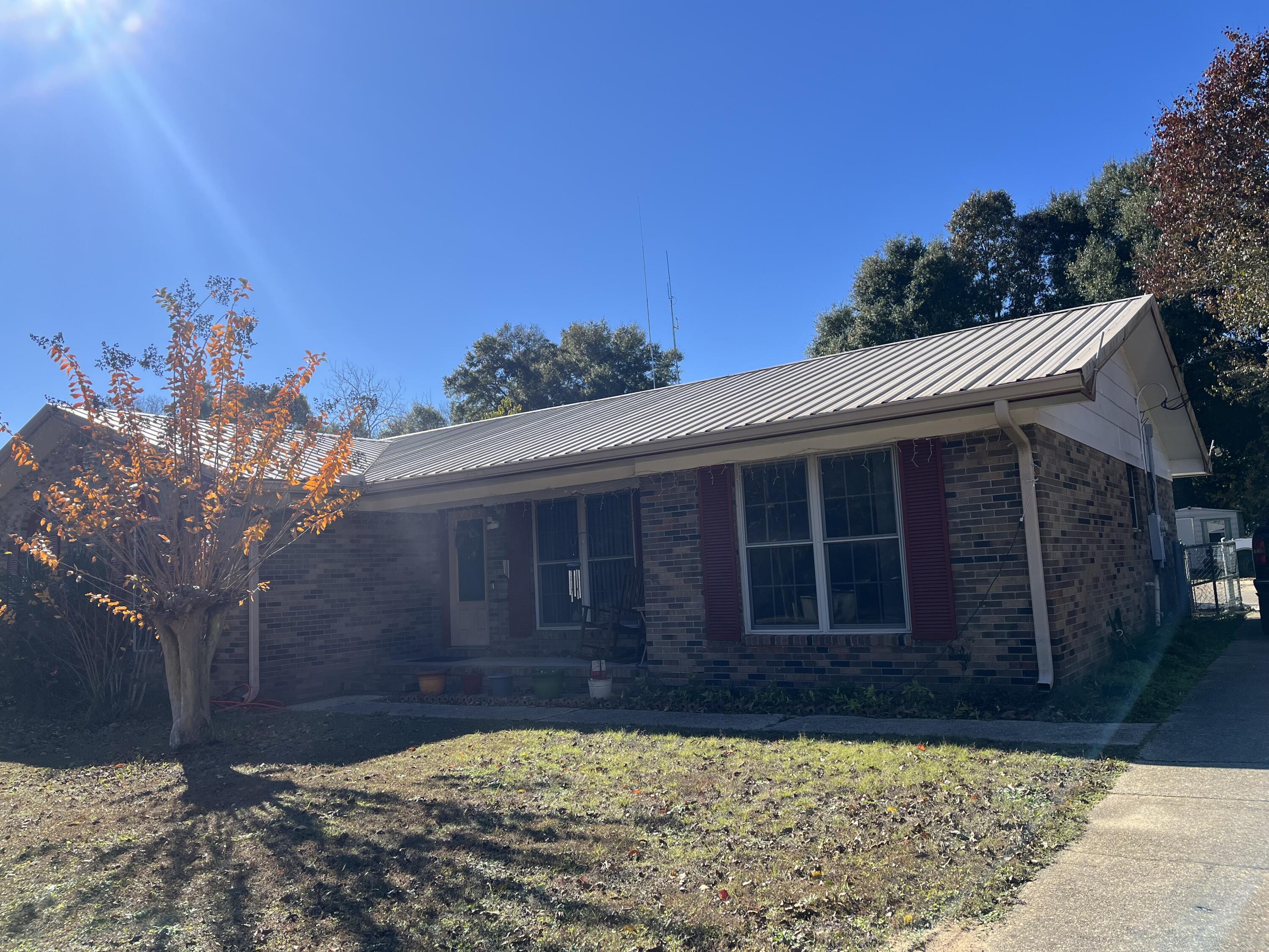 1211 Valley Rd Road
