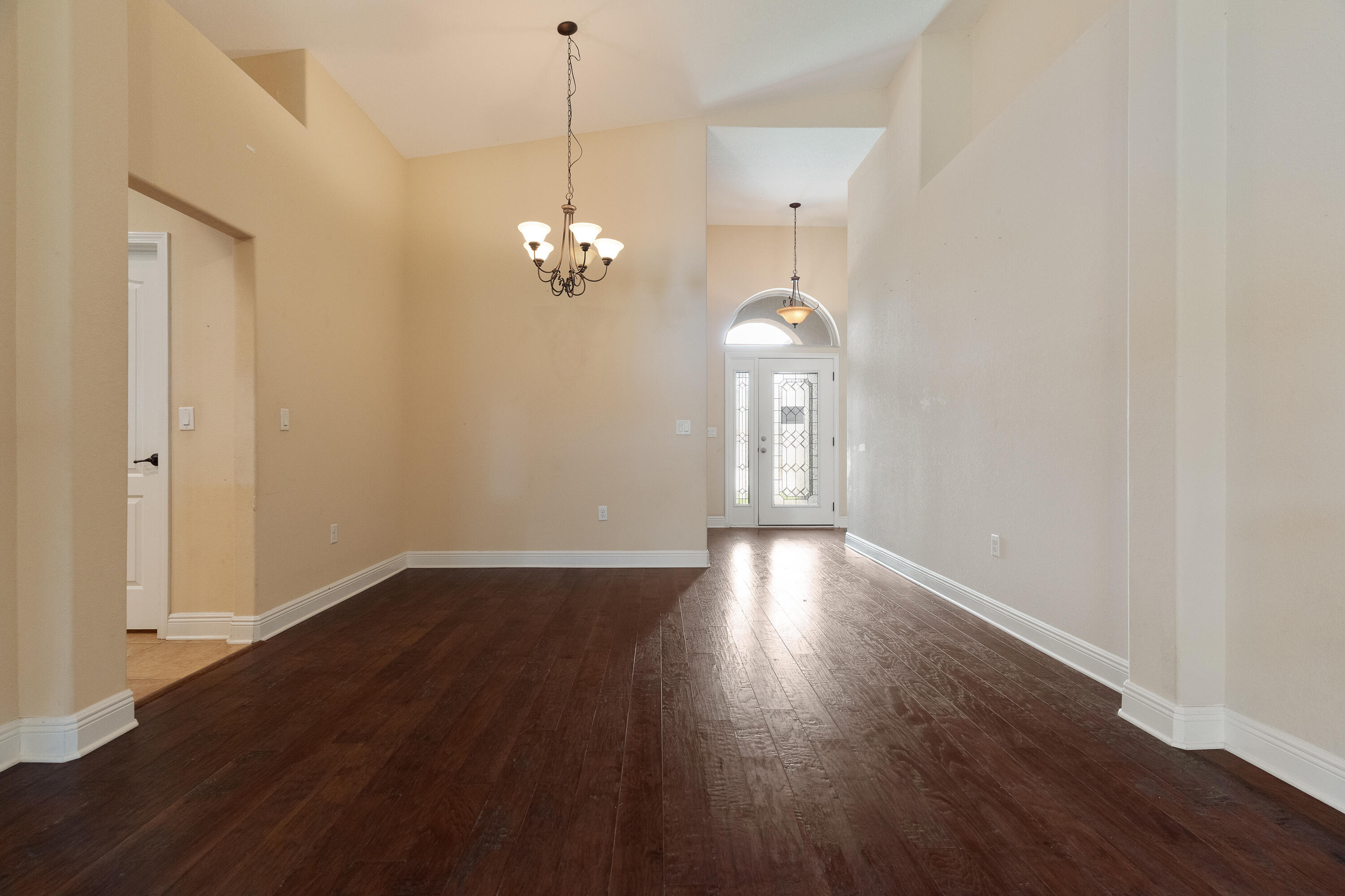 2071 Fountainview Drive
