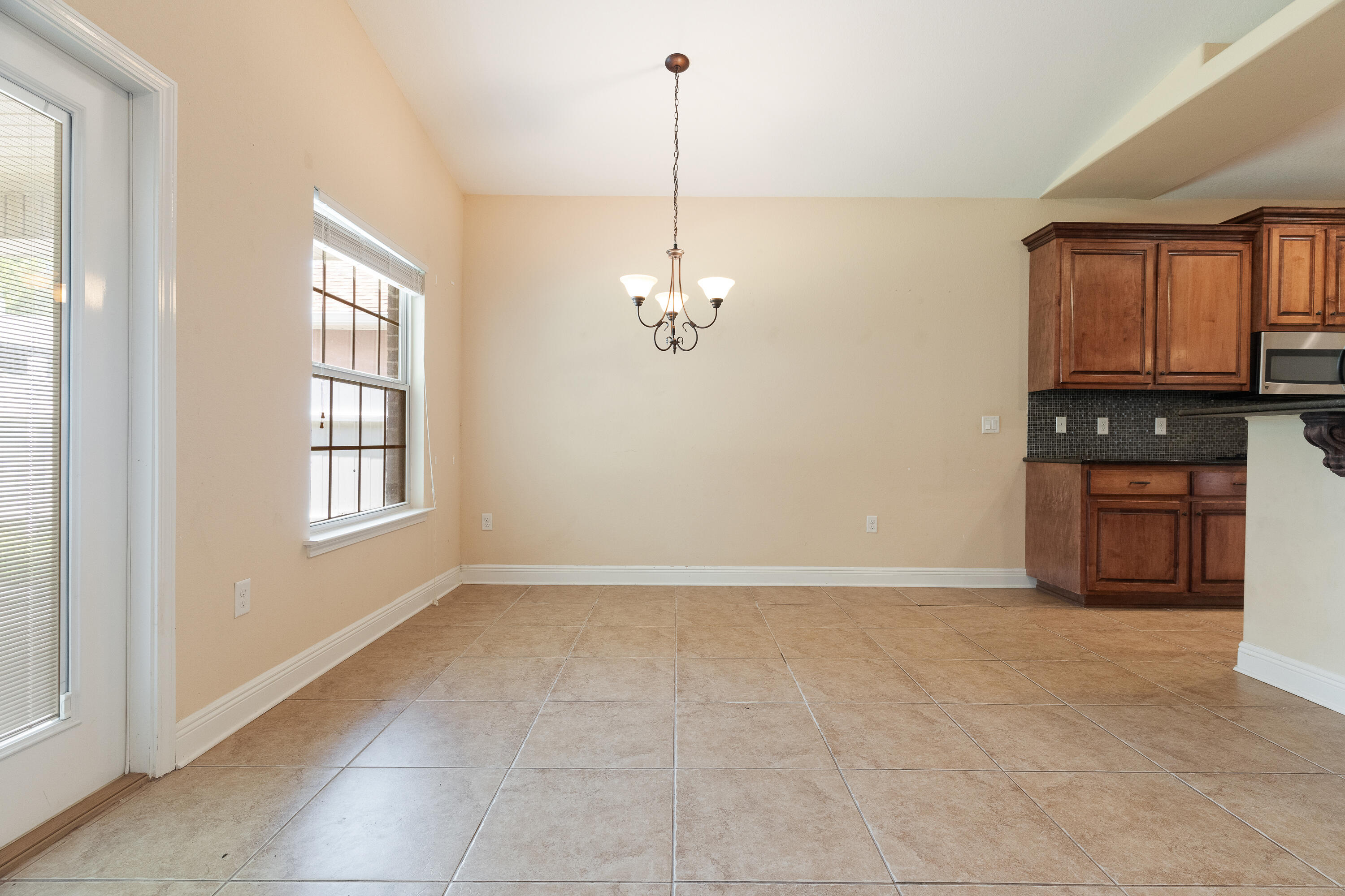 2071 Fountainview Drive
