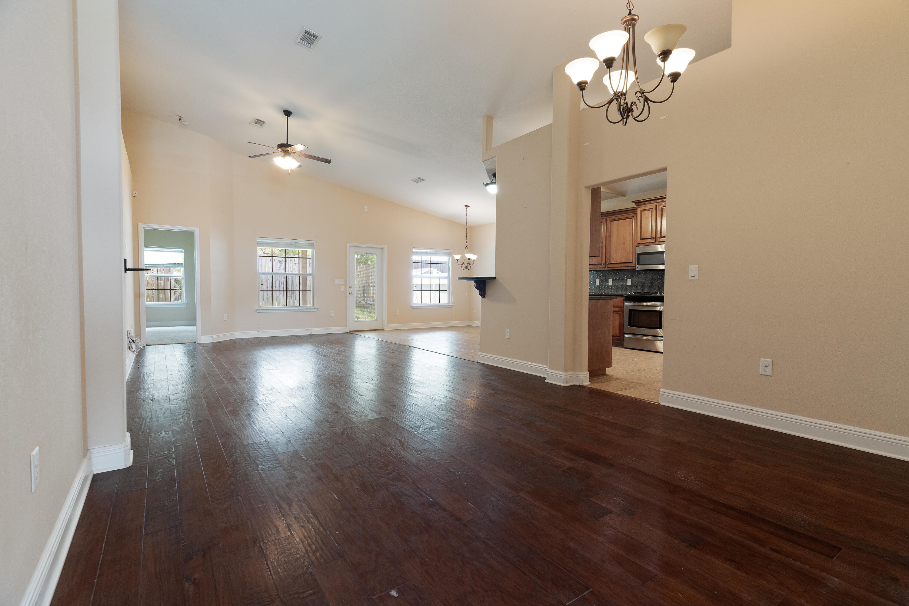 2071 Fountainview Drive