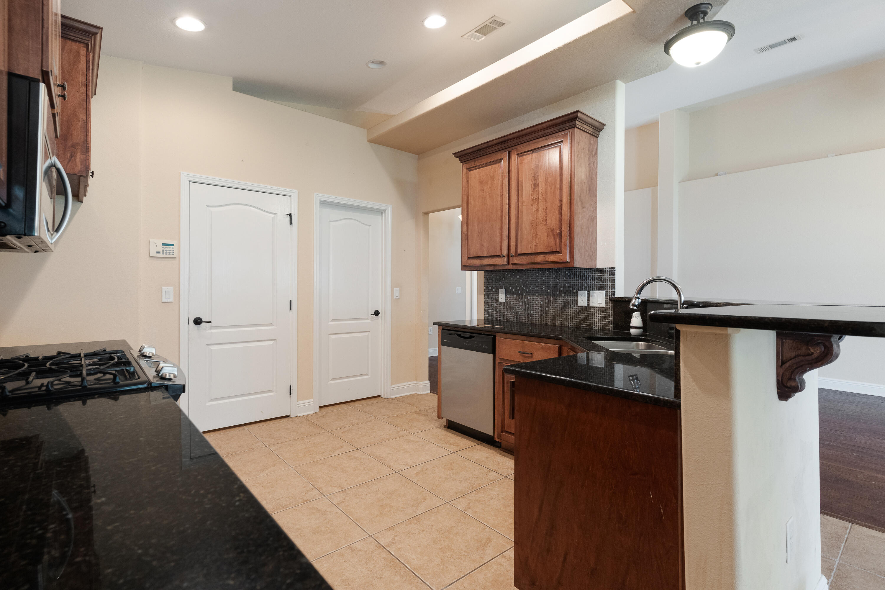 2071 Fountainview Drive