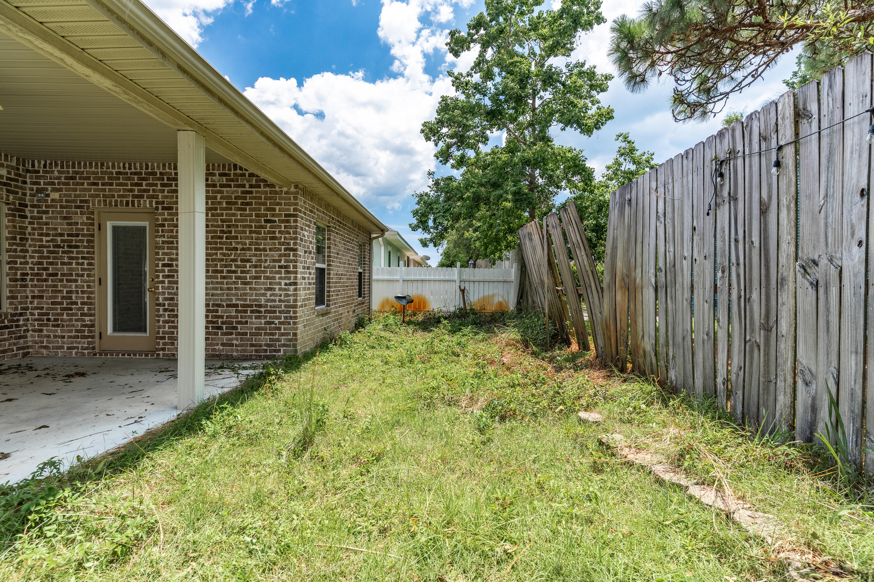 2071 Fountainview Drive