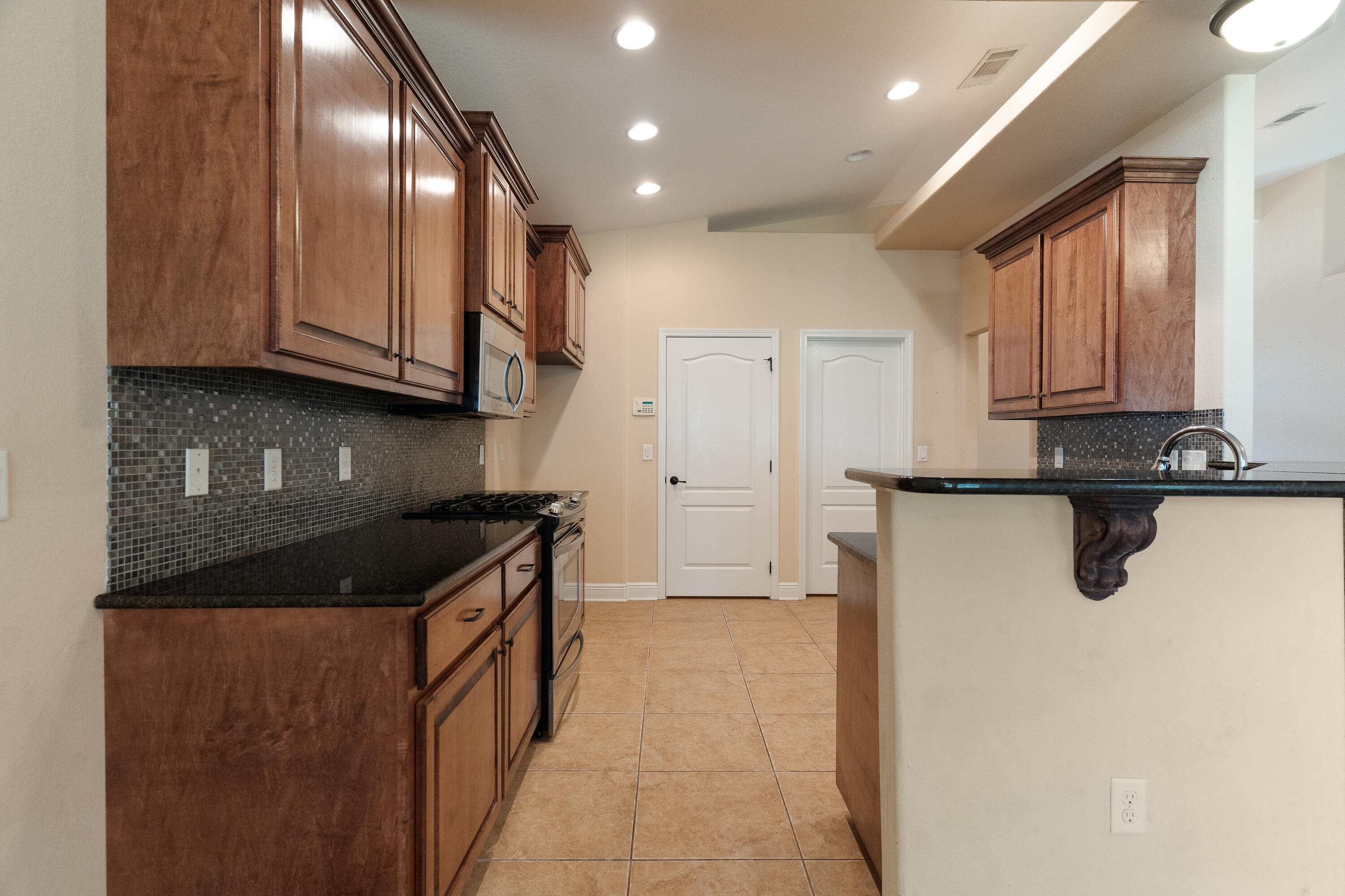 2071 Fountainview Drive
