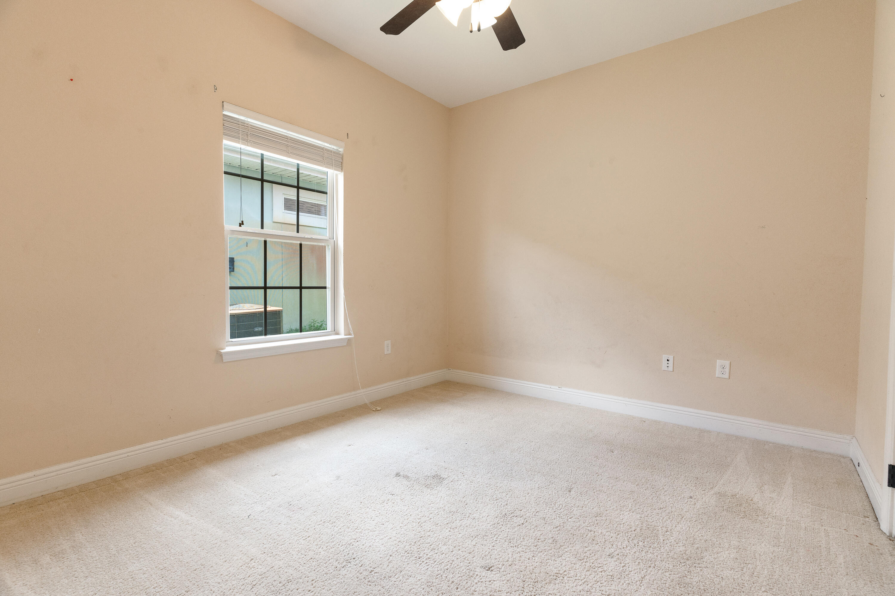 2071 Fountainview Drive