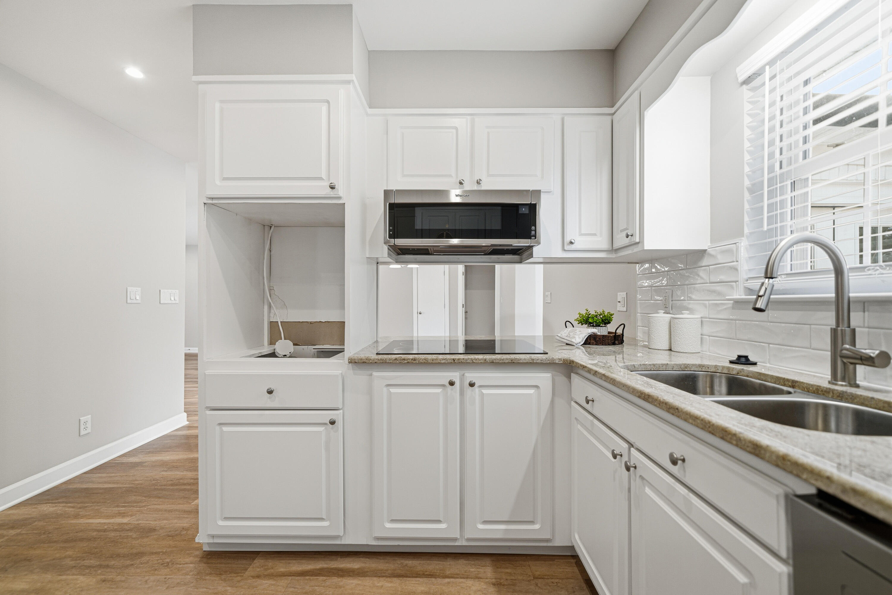 258 NW Briarwood Circle