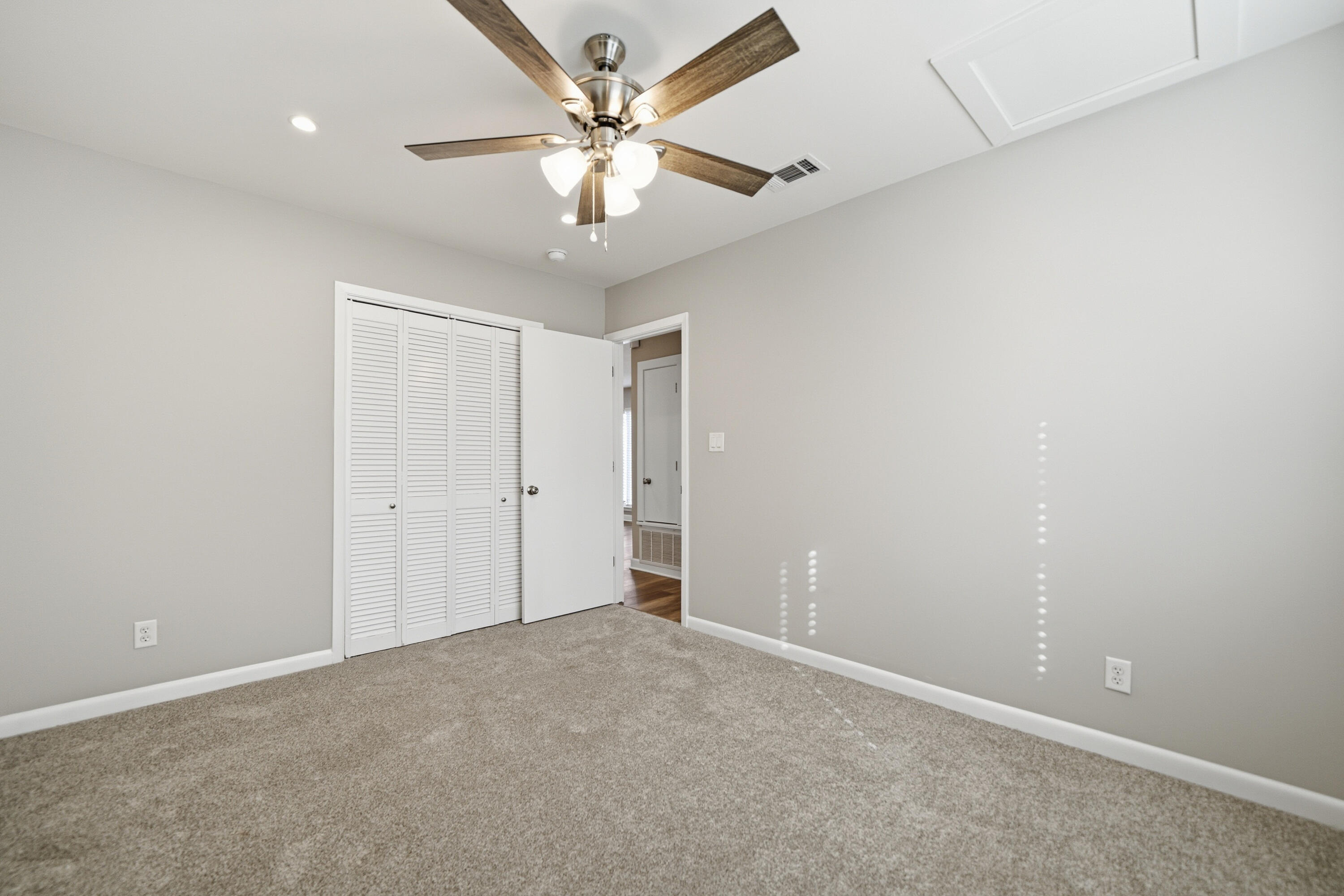 258 NW Briarwood Circle