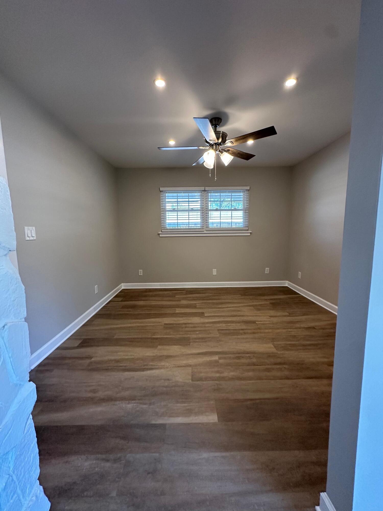 258 NW Briarwood Circle