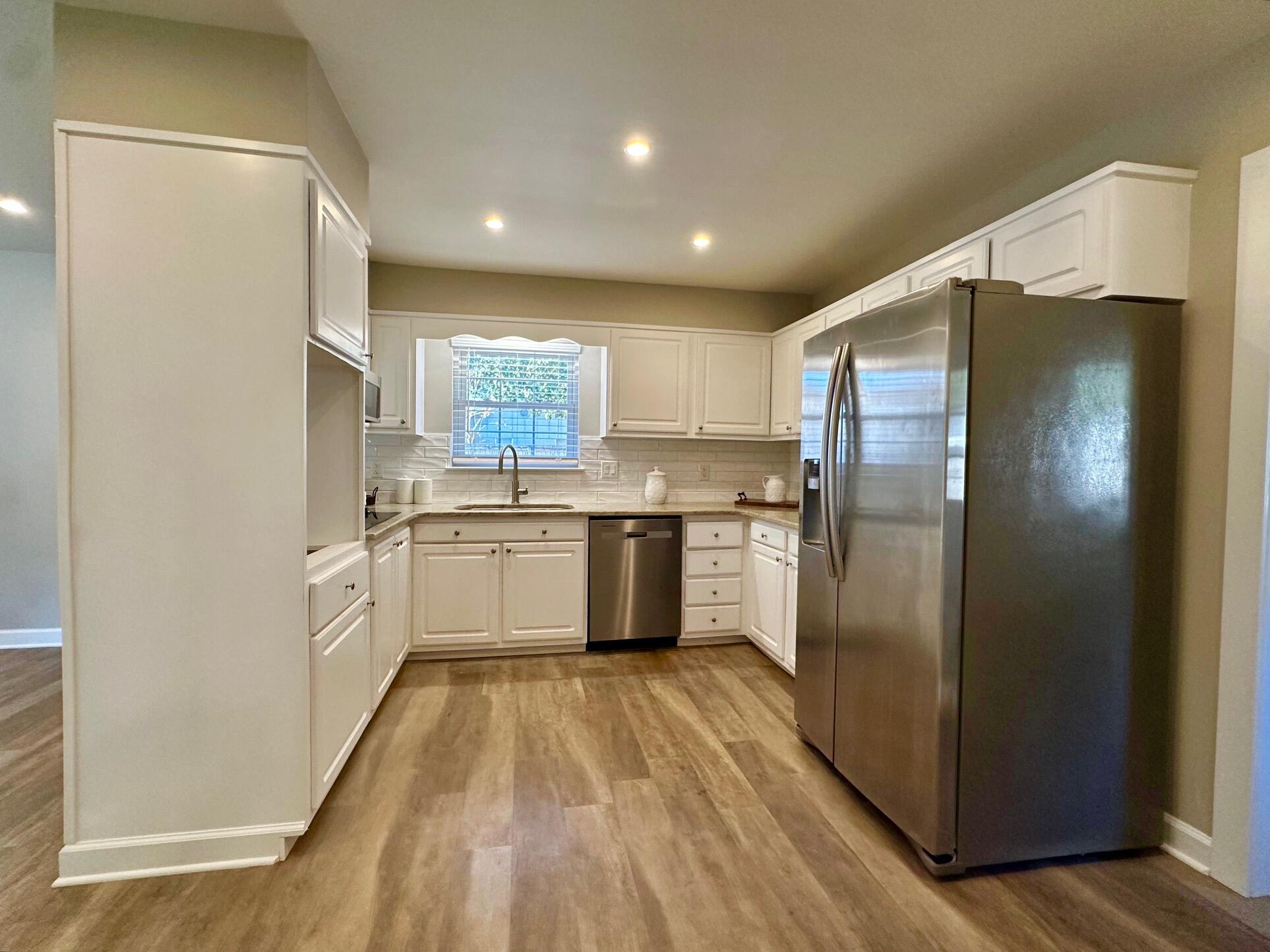 258 NW Briarwood Circle