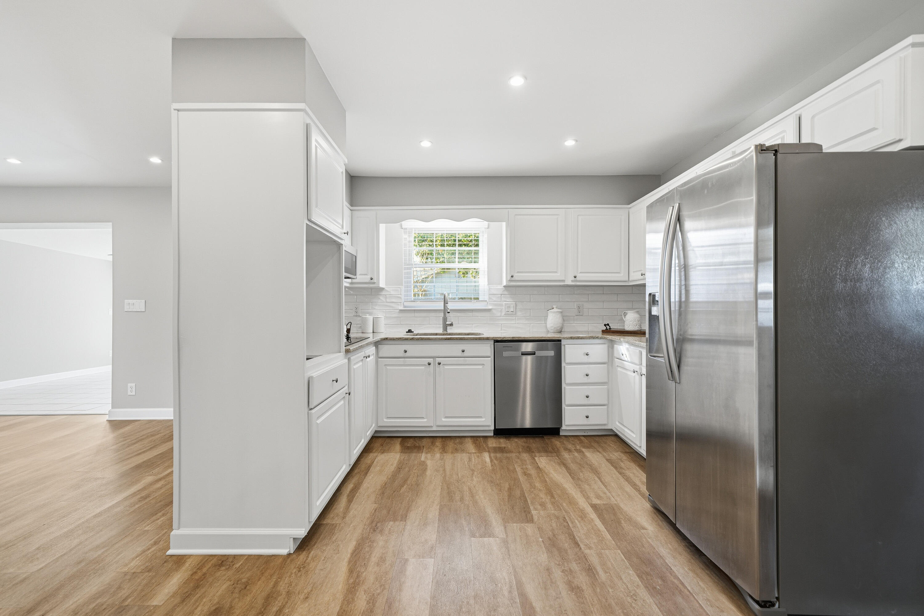 258 NW Briarwood Circle