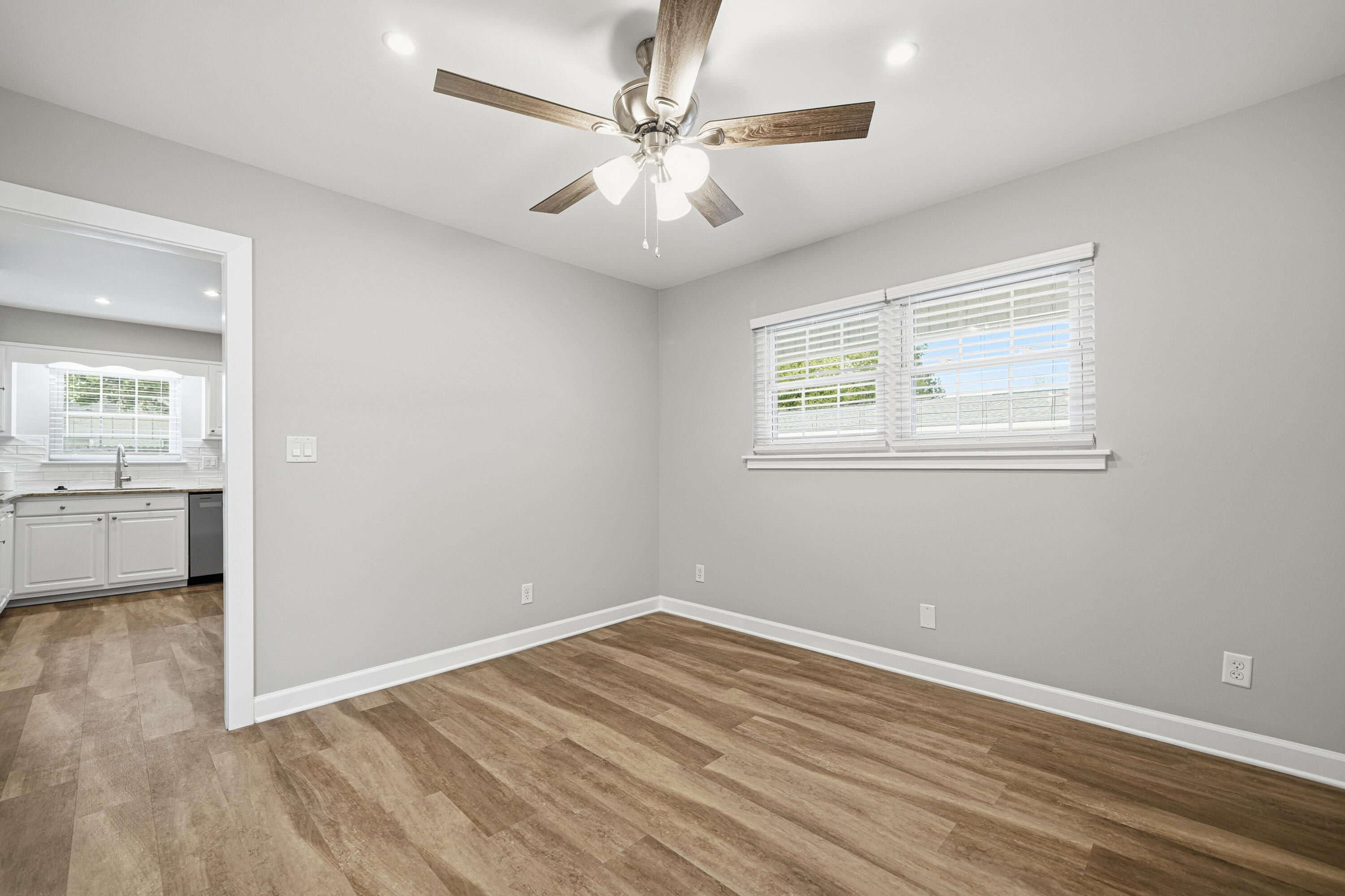 258 NW Briarwood Circle