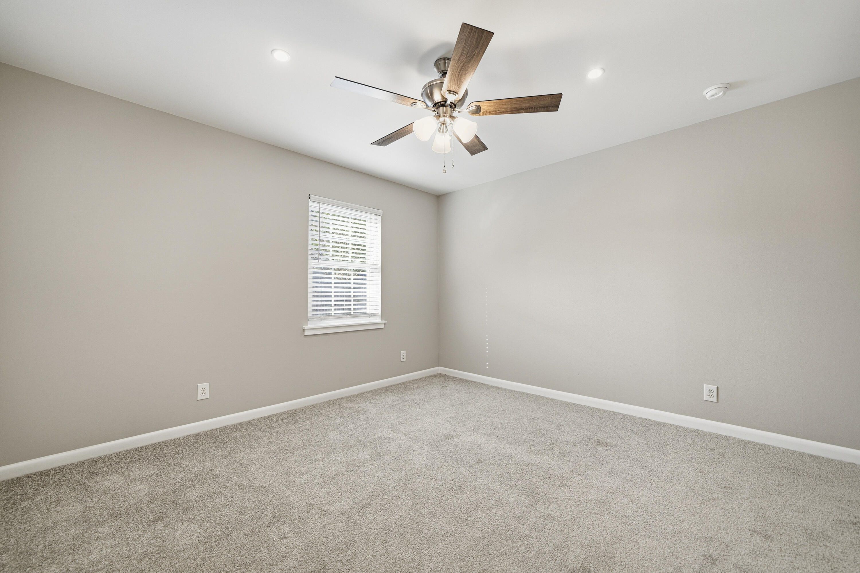 258 NW Briarwood Circle