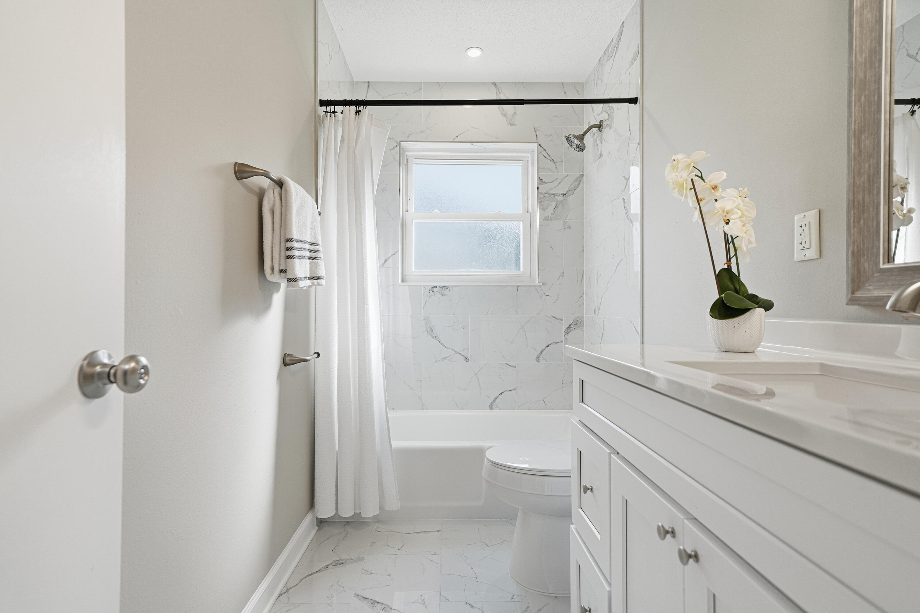 258 NW Briarwood Circle