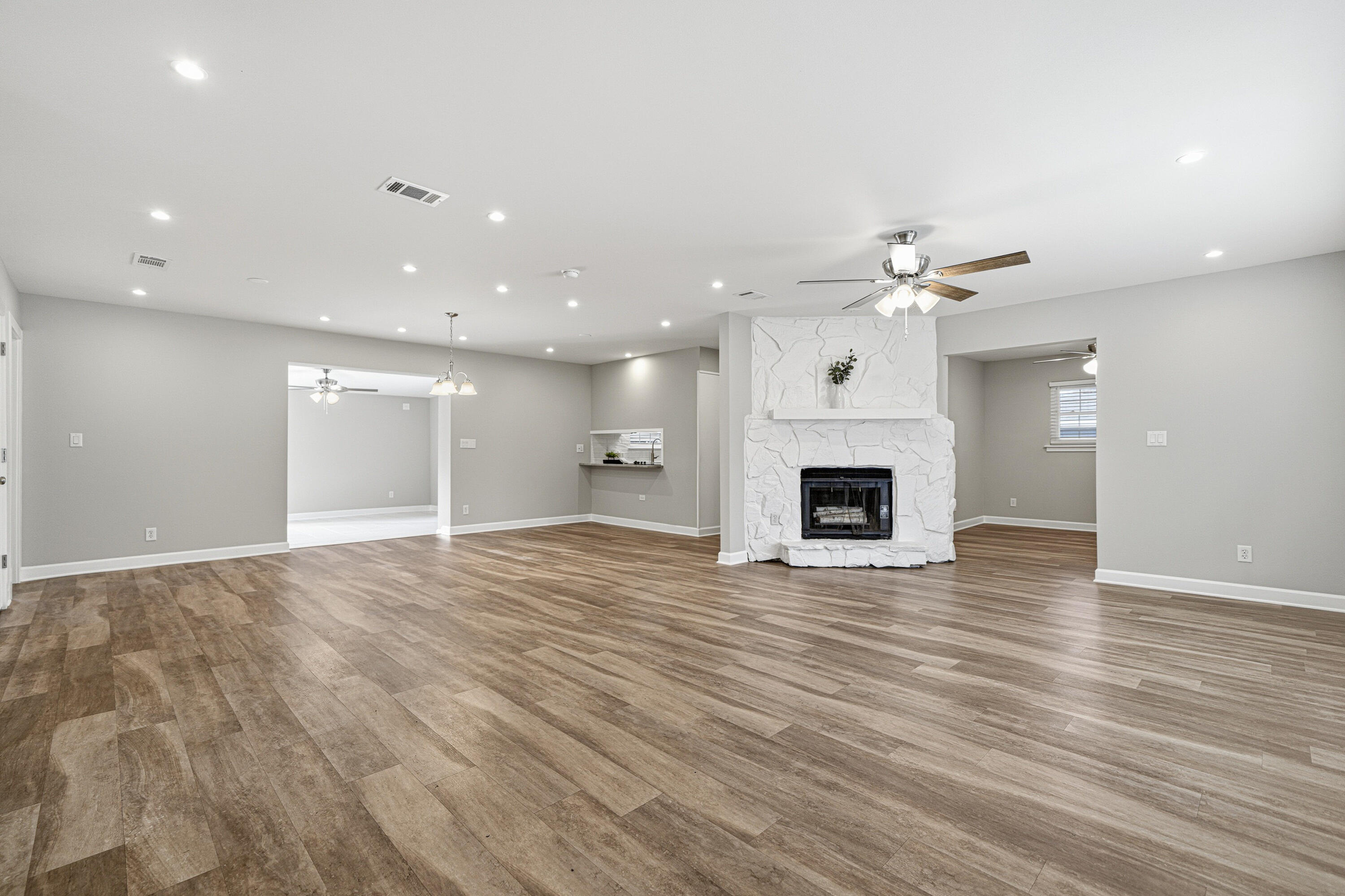 258 NW Briarwood Circle