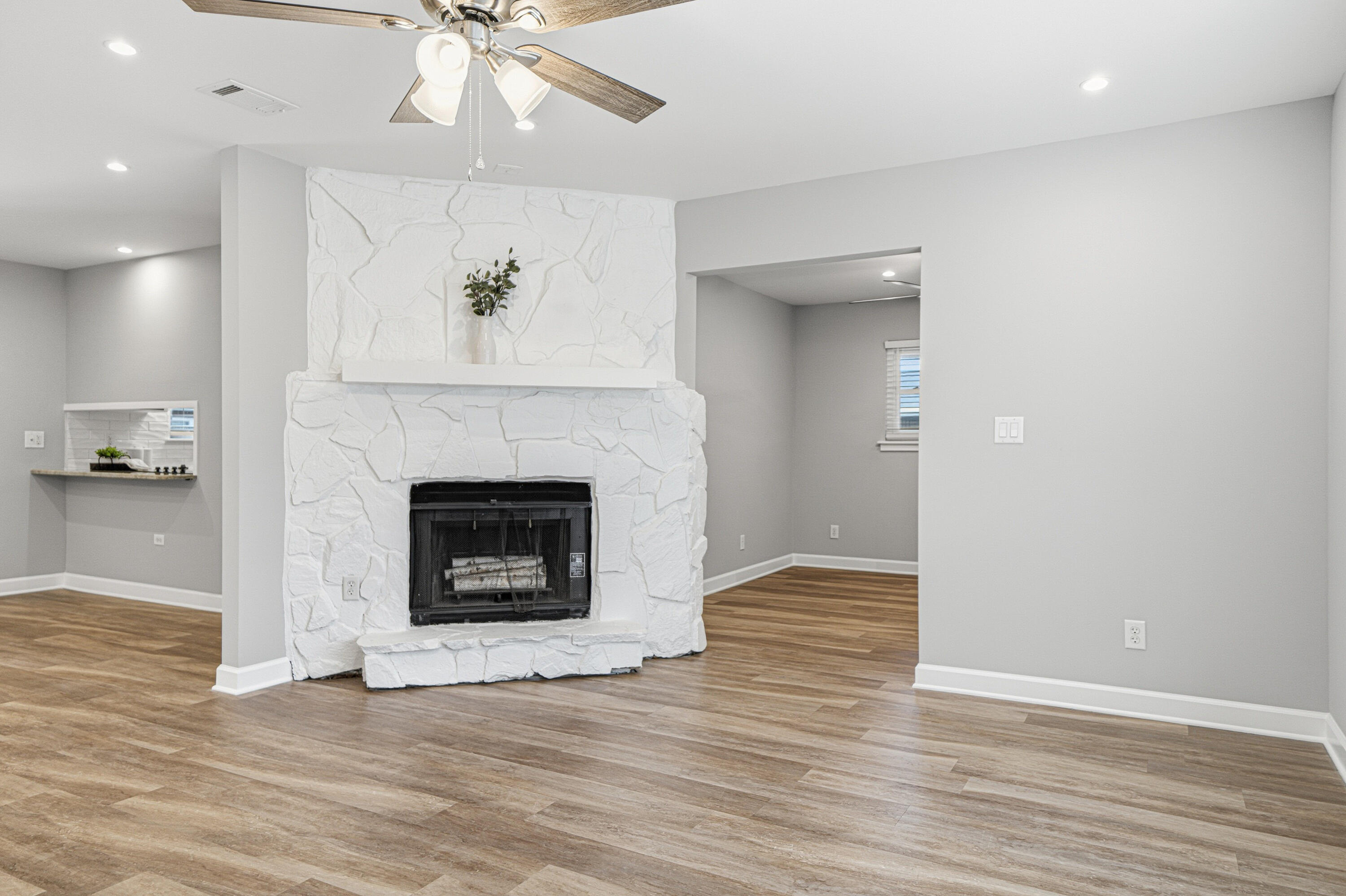 258 NW Briarwood Circle