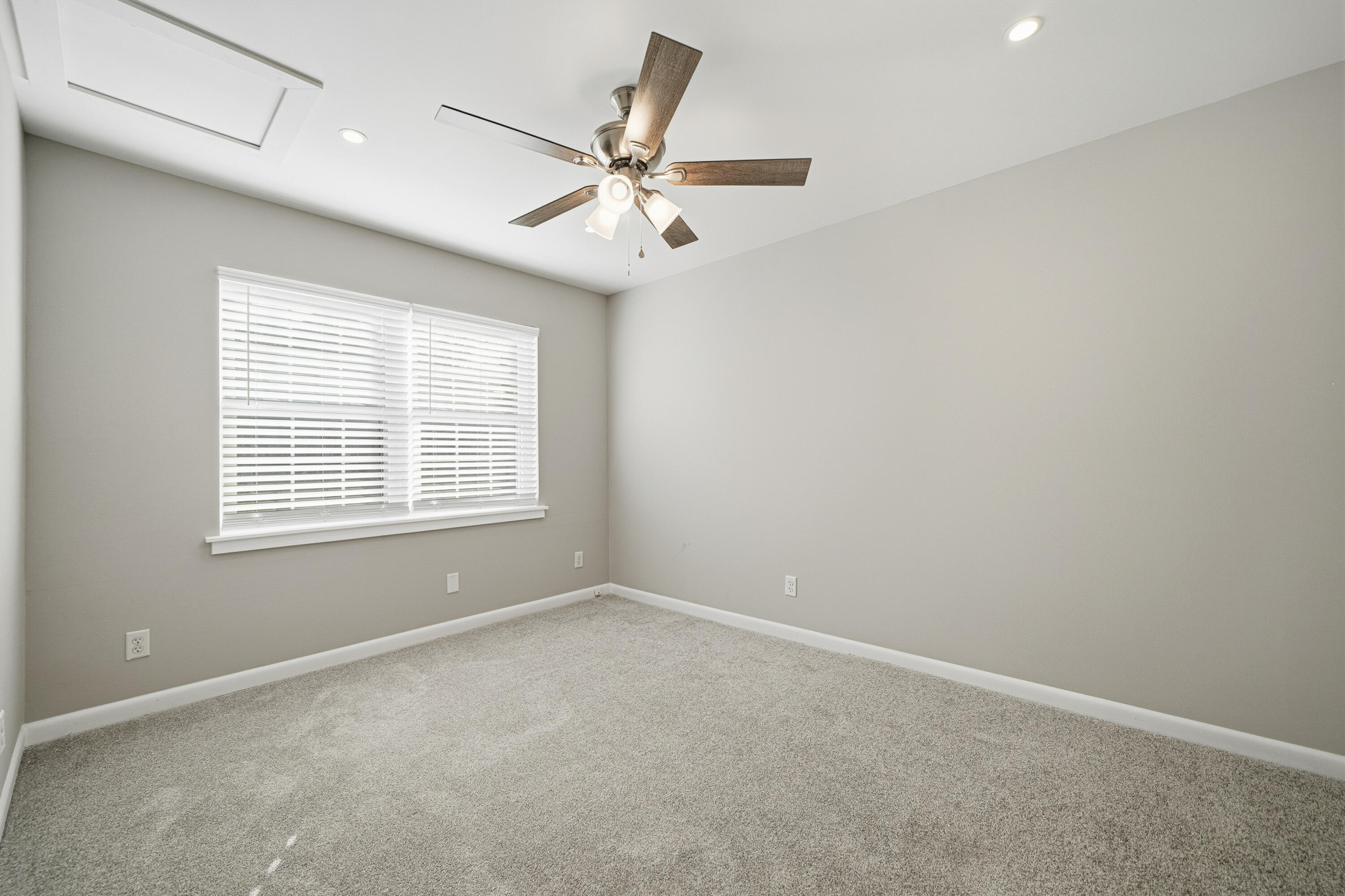 258 NW Briarwood Circle