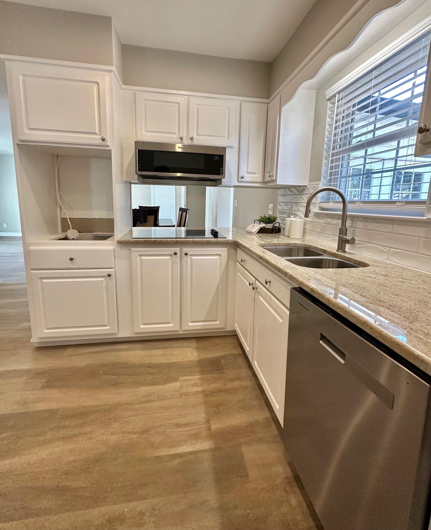 258 NW Briarwood Circle