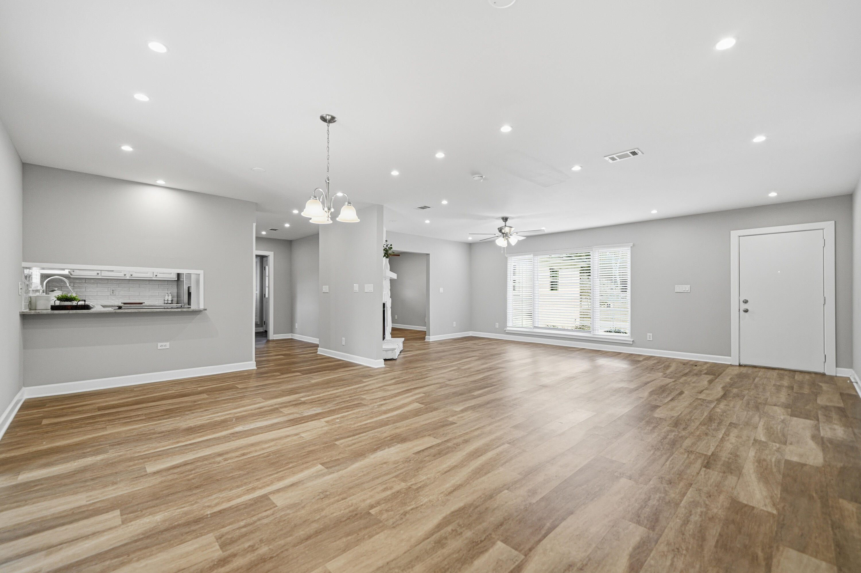 258 NW Briarwood Circle