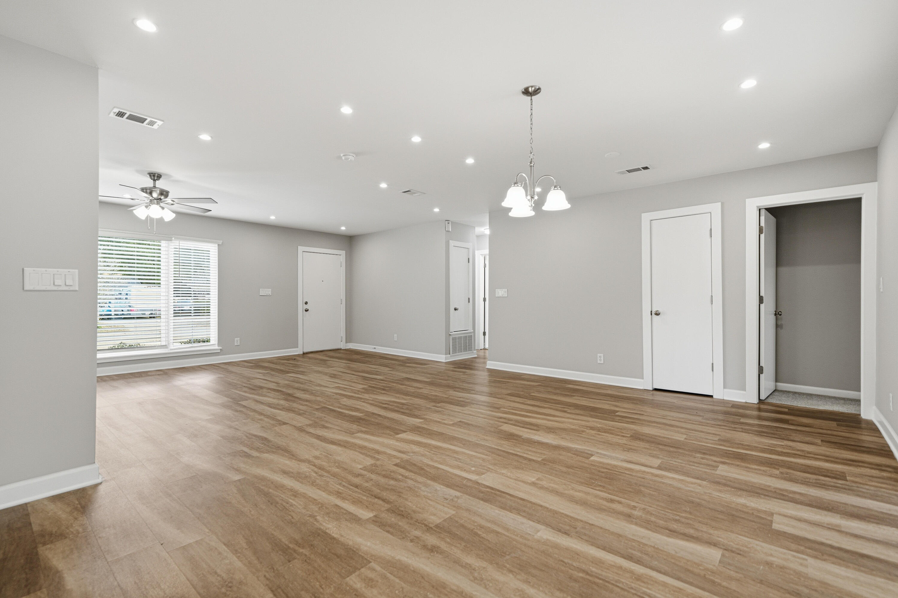 258 NW Briarwood Circle