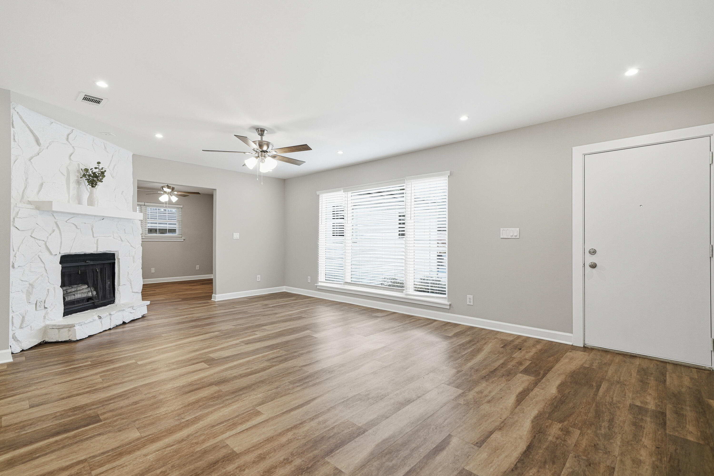 258 NW Briarwood Circle