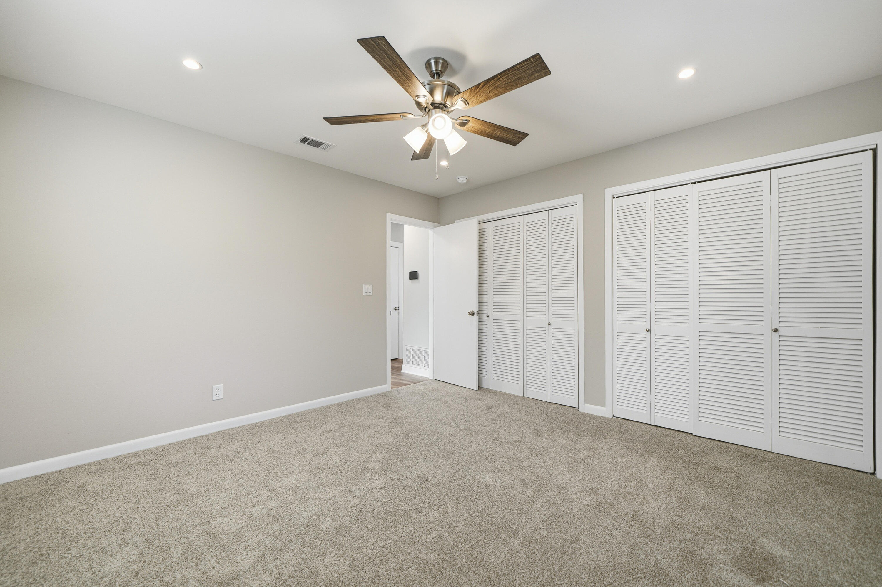 258 NW Briarwood Circle