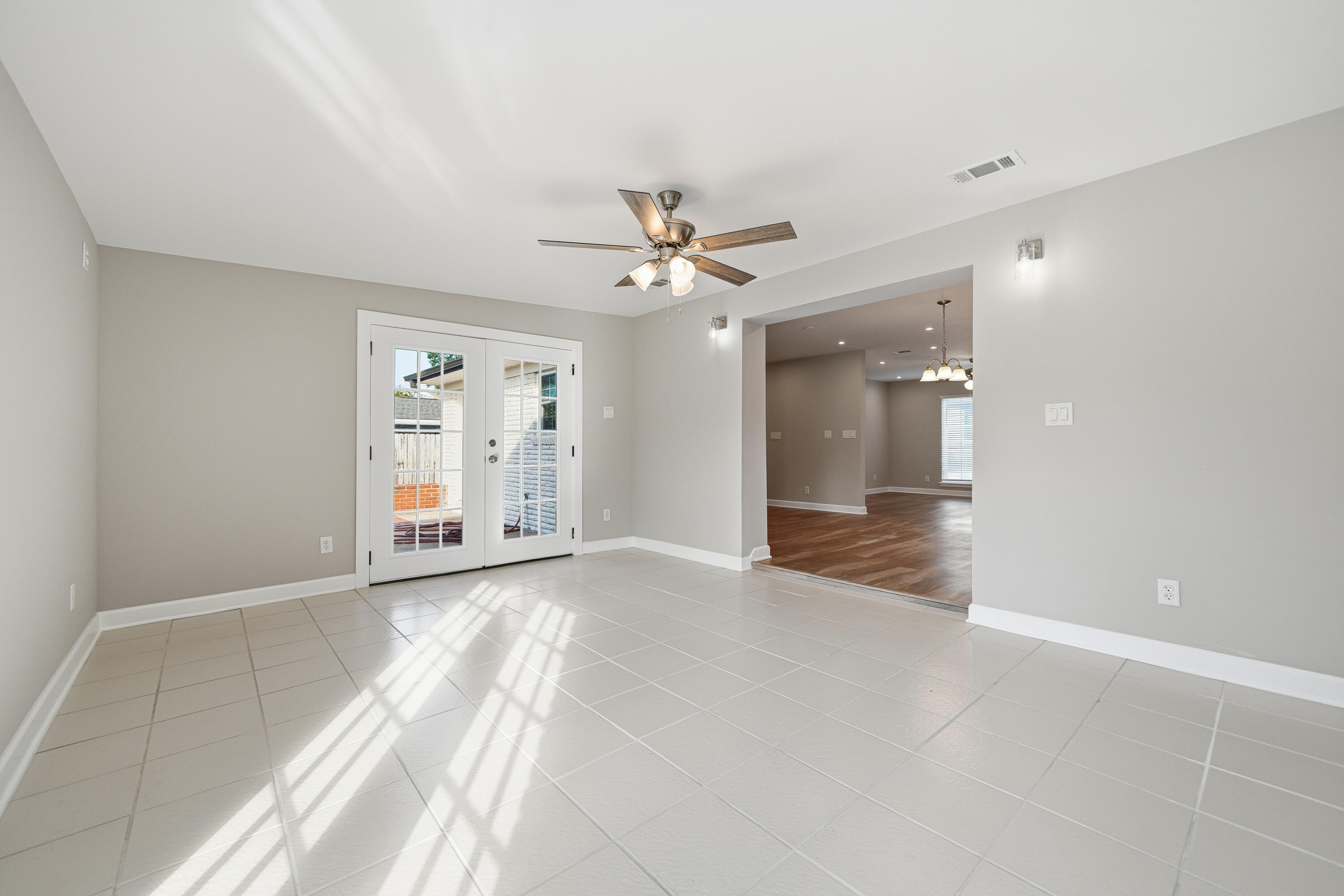 258 NW Briarwood Circle