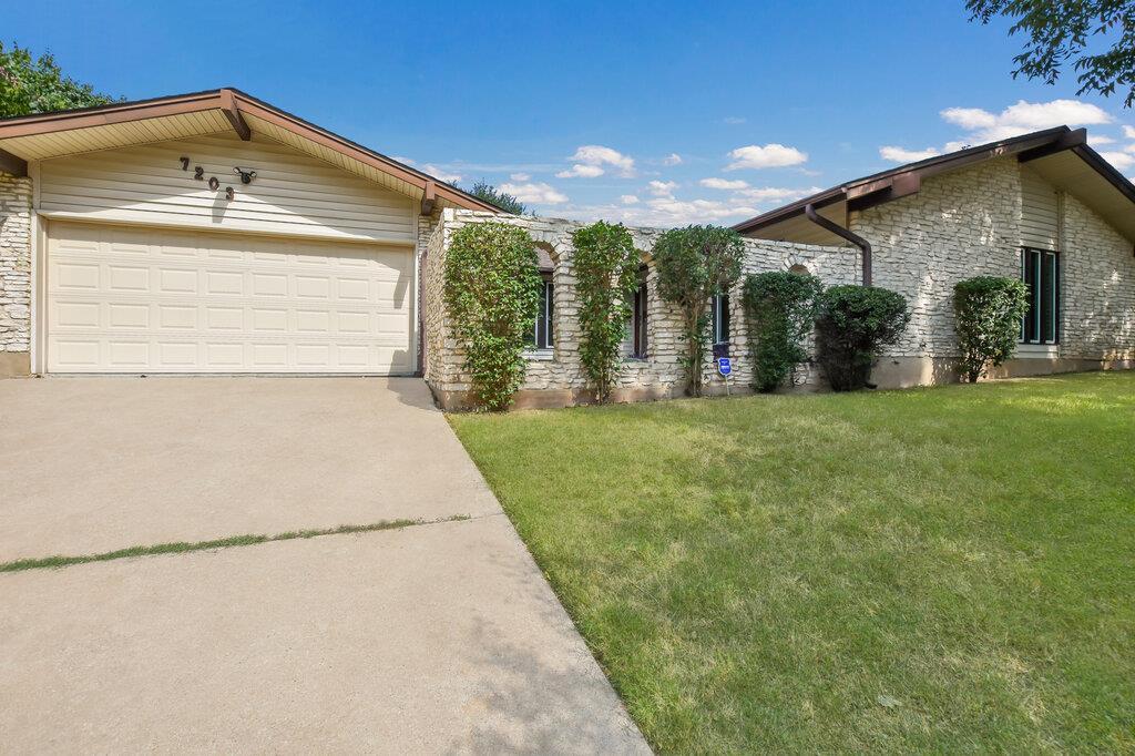 7203 Marywood CIR