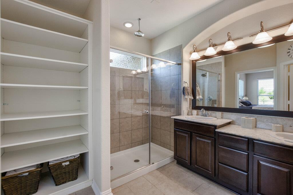 521 Middle Brook DR