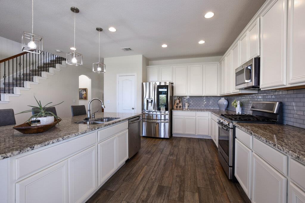 521 Middle Brook DR
