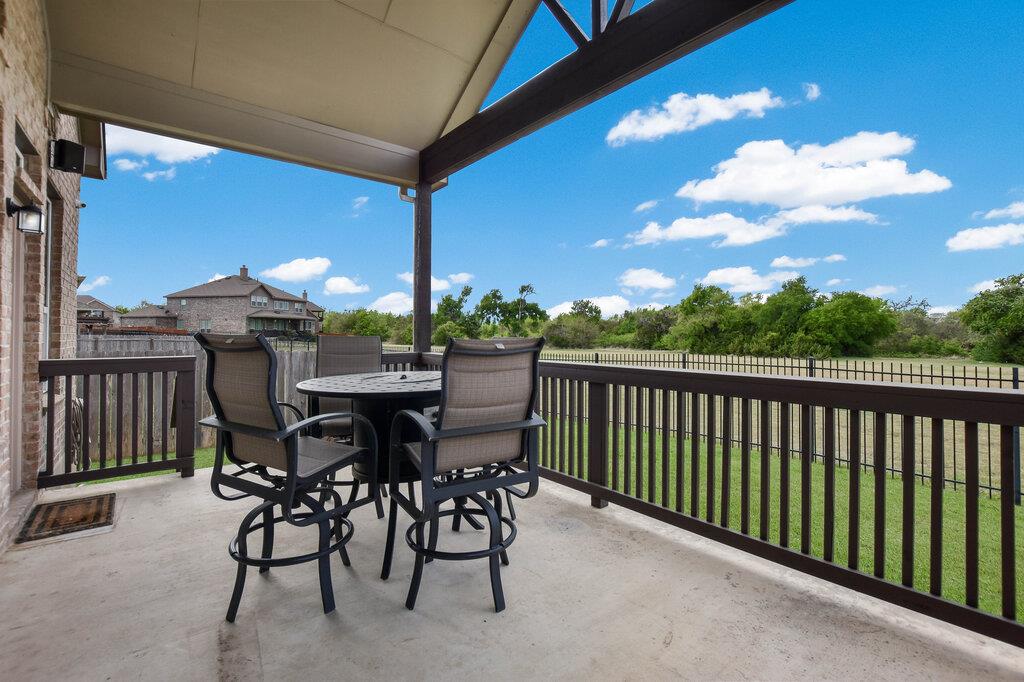 521 Middle Brook DR