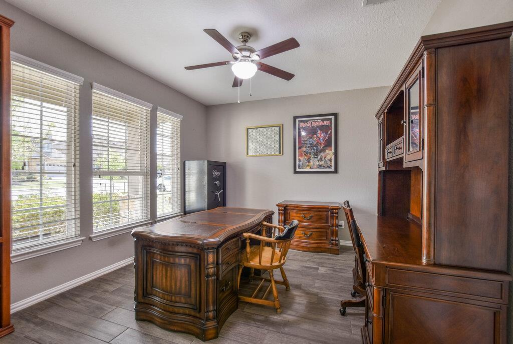 521 Middle Brook DR