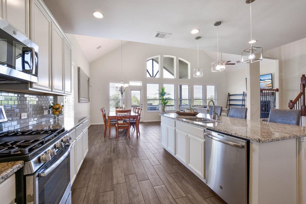 521 Middle Brook DR