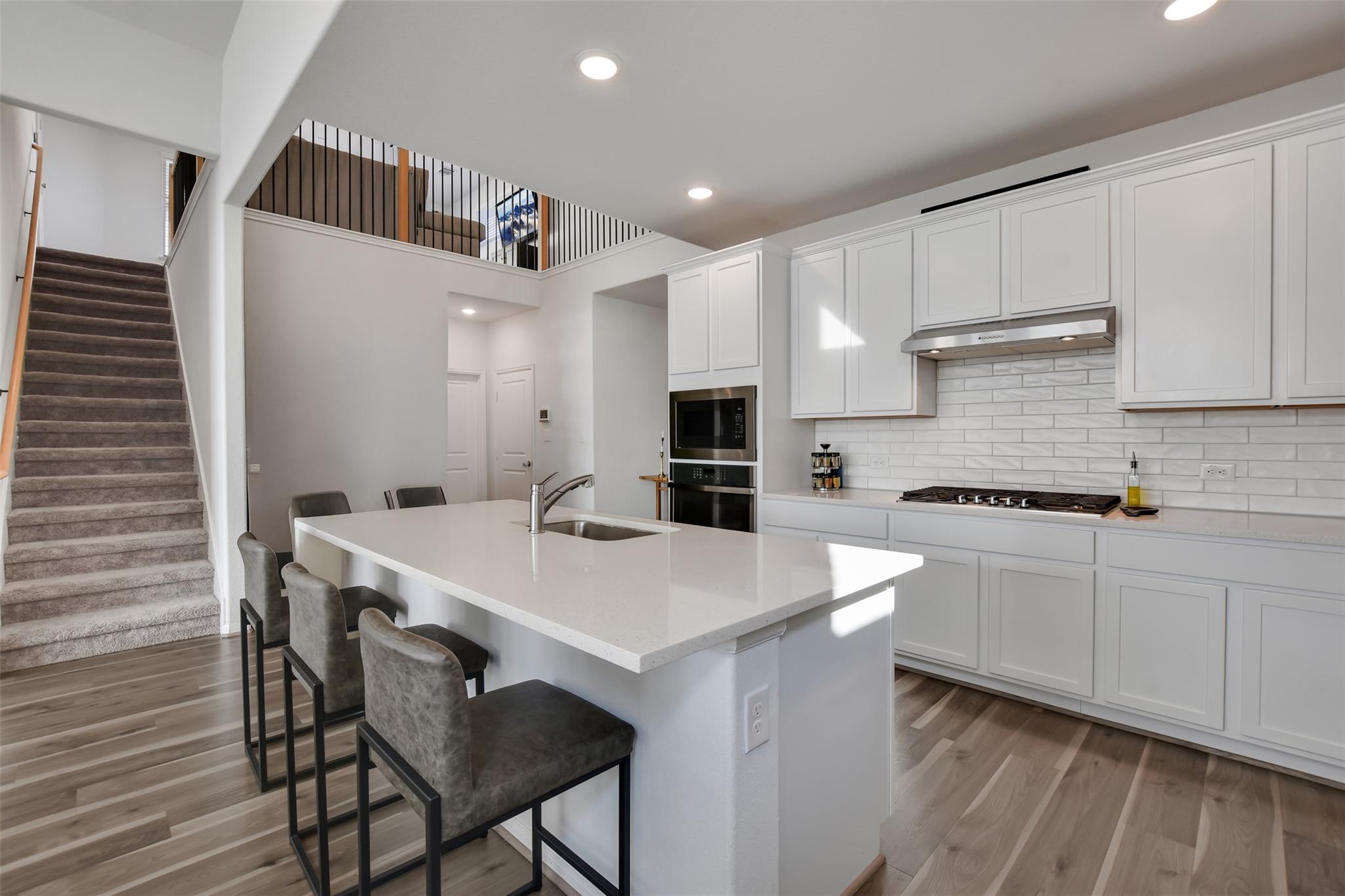 605 Oleander LOOP