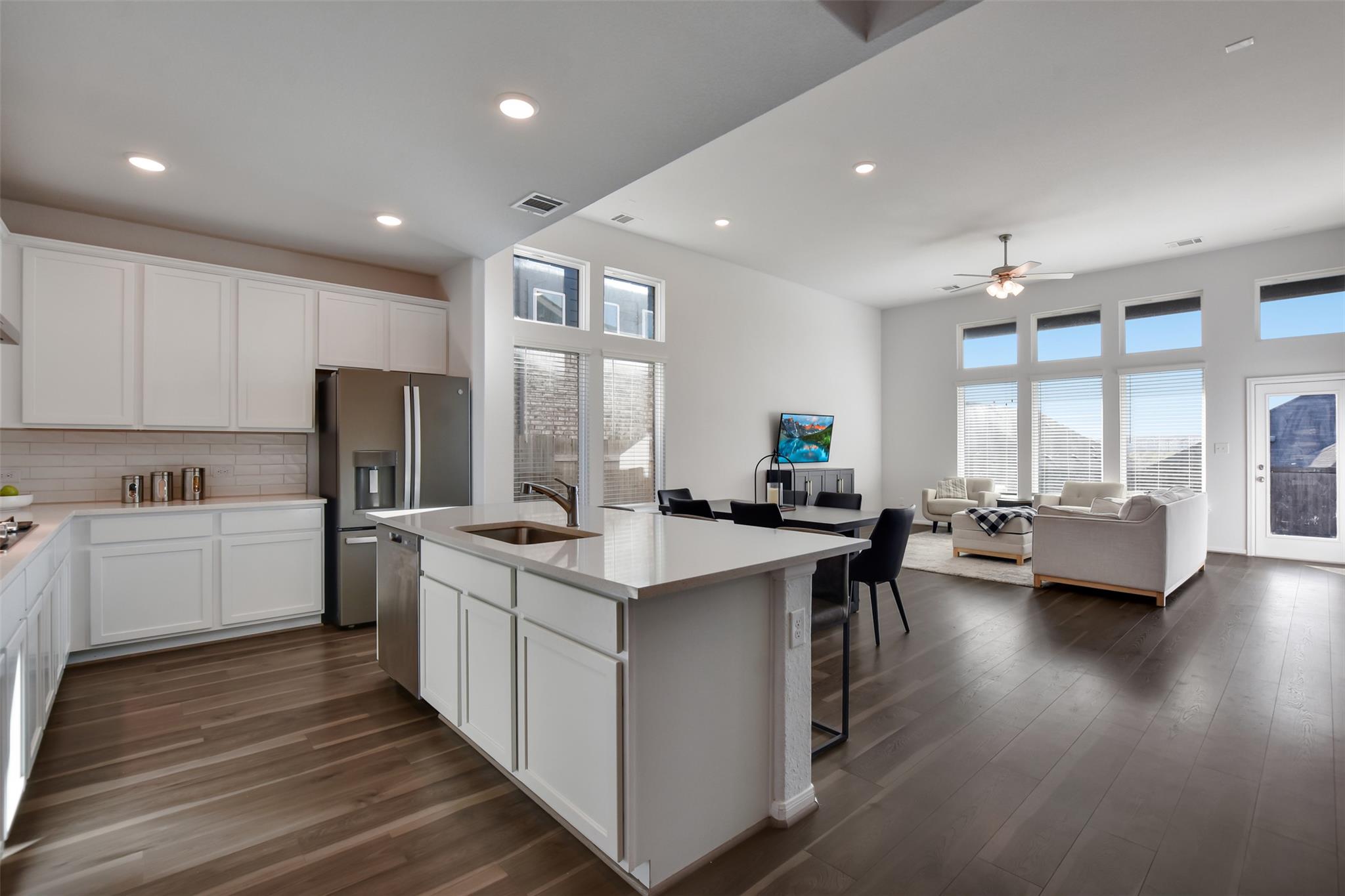 605 Oleander LOOP