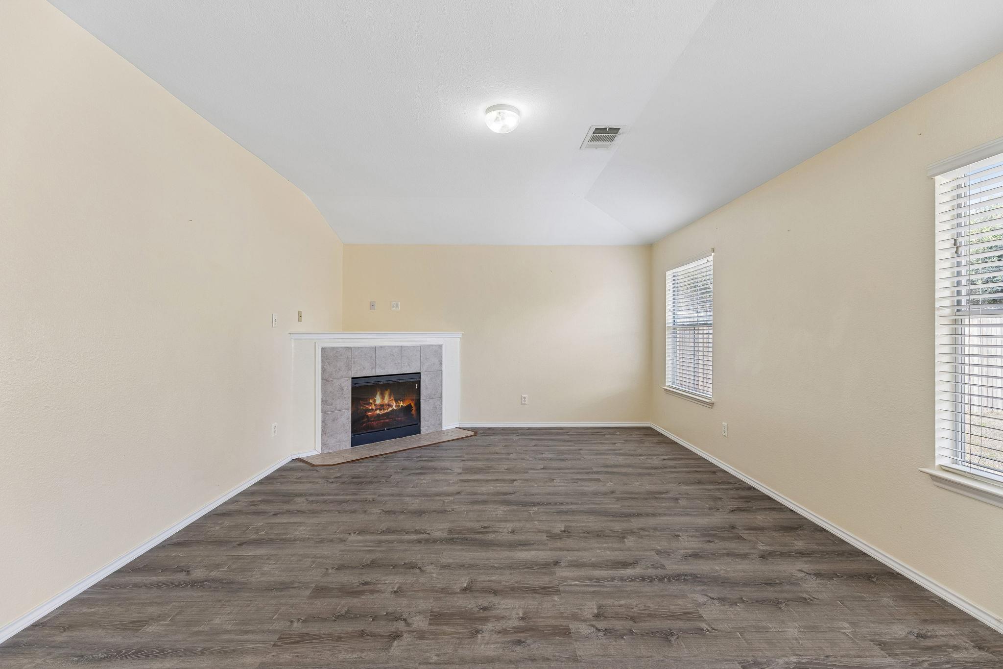 1512 Sweet Leaf LN