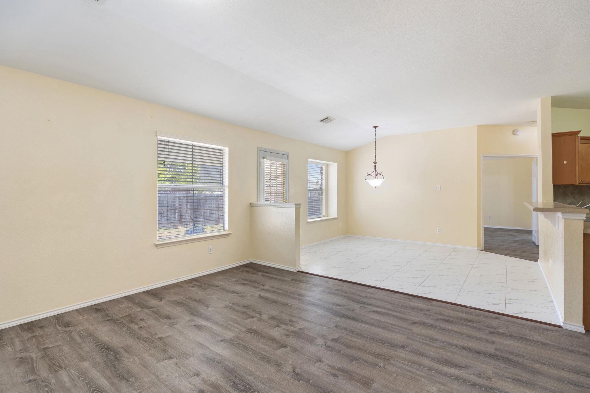 1512 Sweet Leaf LN