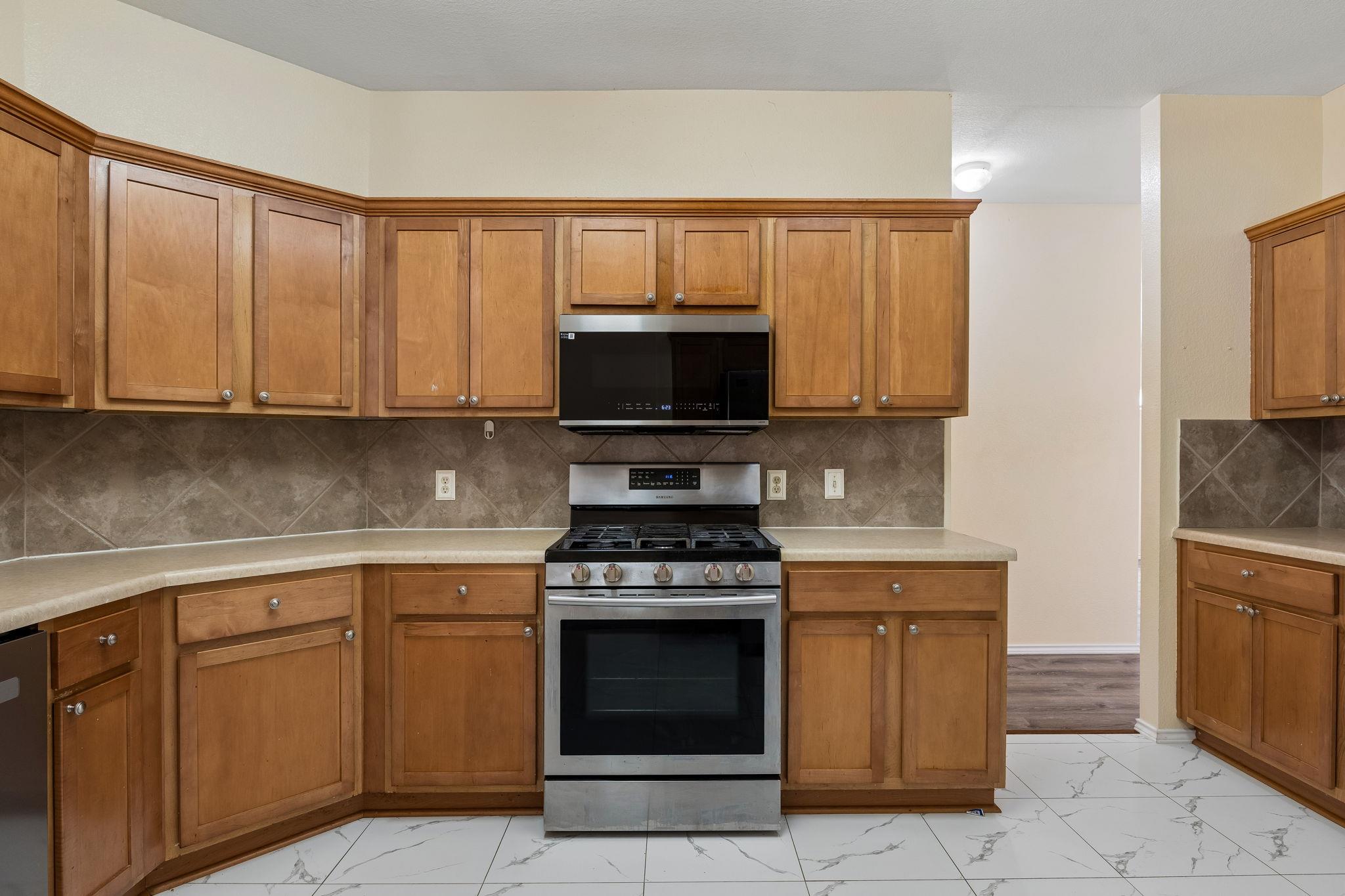 1512 Sweet Leaf LN