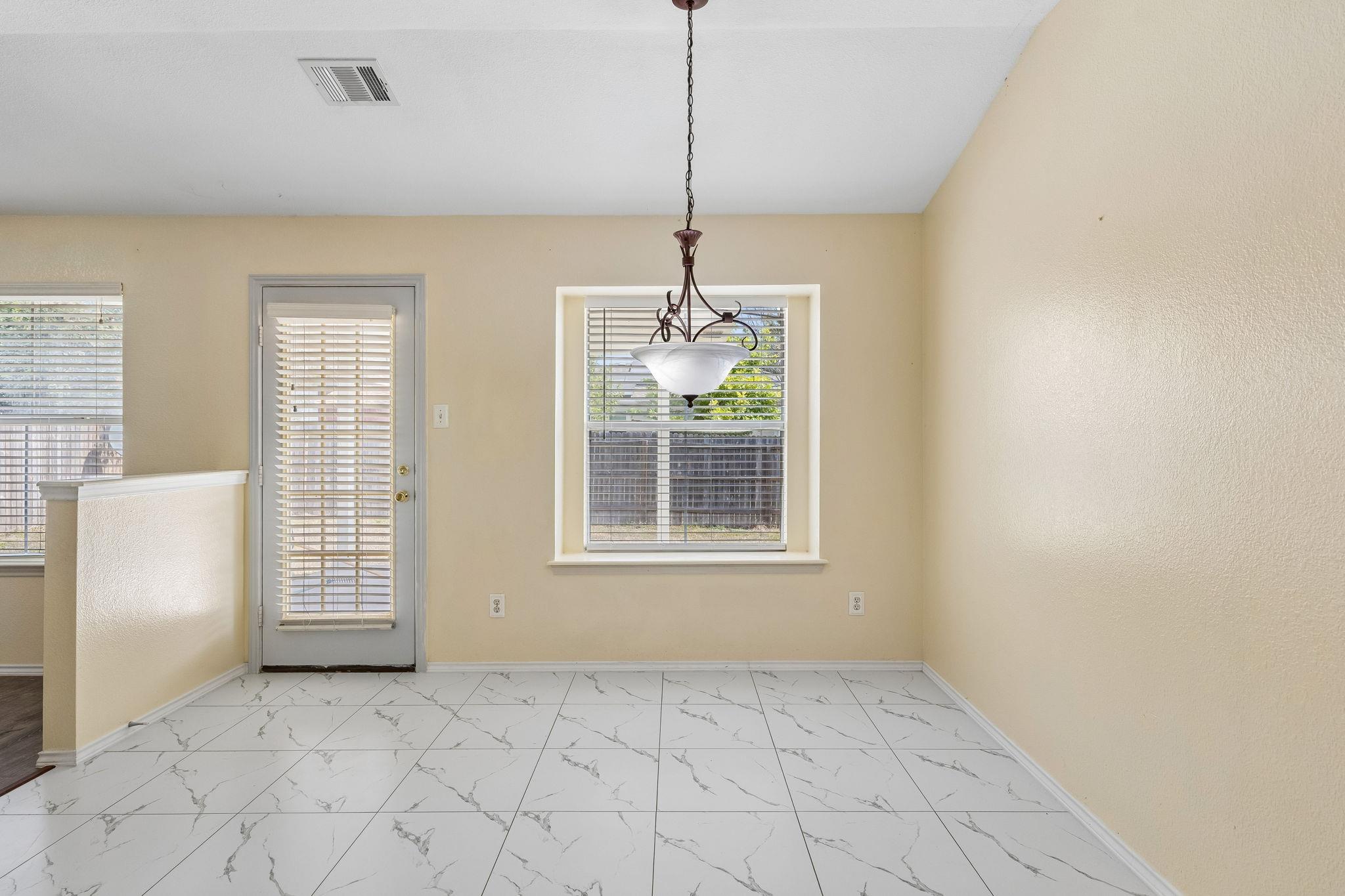 1512 Sweet Leaf LN