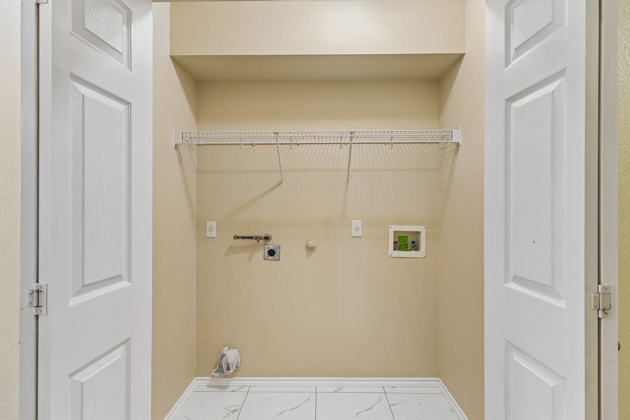 1512 Sweet Leaf LN