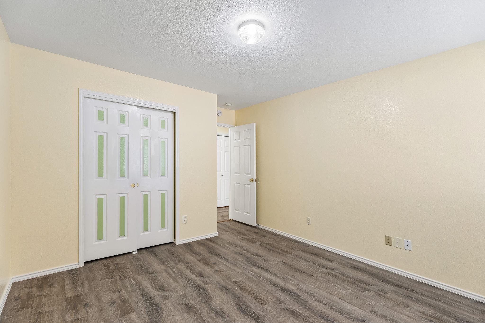 1512 Sweet Leaf LN